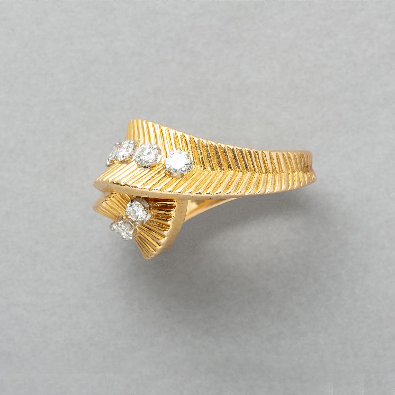 Van Cleef & Arpels Diamond and Gold Ring Unisexe en vente