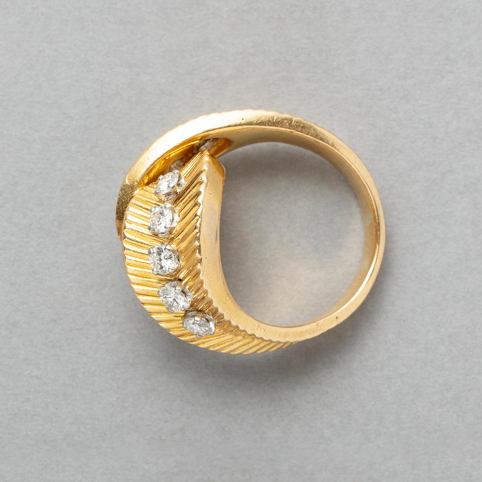 Van Cleef & Arpels Diamond and Gold Ring en vente 1