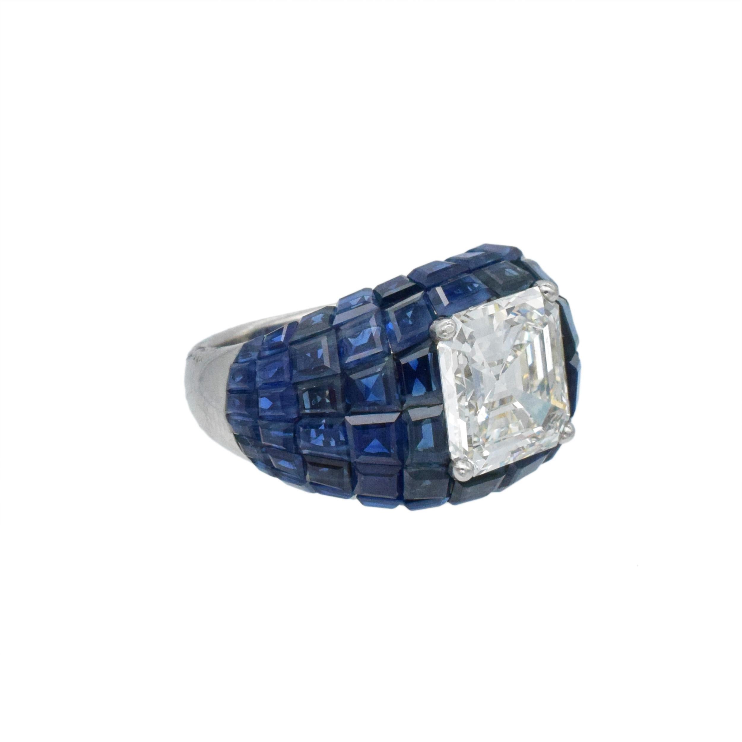 Women's or Men's Van Cleef & Arpels Diamond and 'Mystery- Set' Sapphire Ring of Bombé Design For Sale