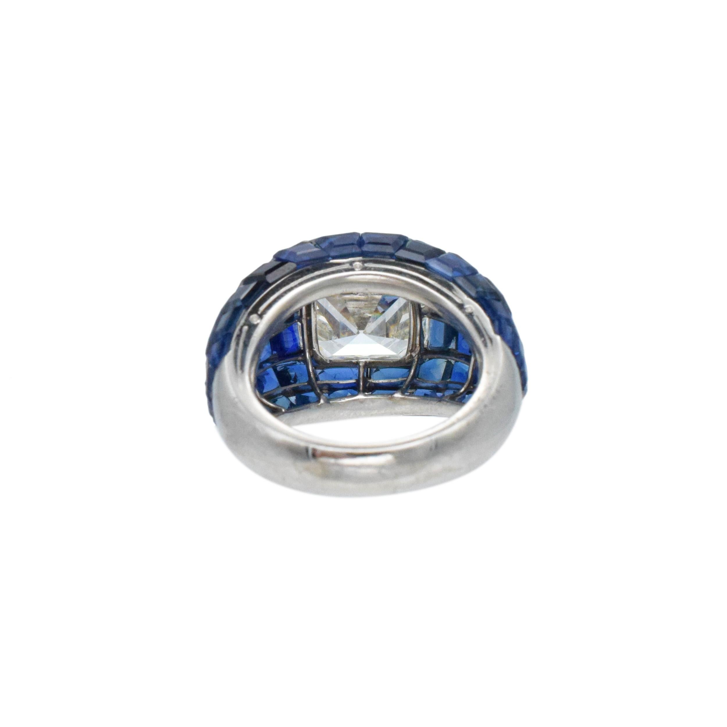 Van Cleef & Arpels Diamond and 'Mystery- Set' Sapphire Ring of Bombé Design For Sale 3