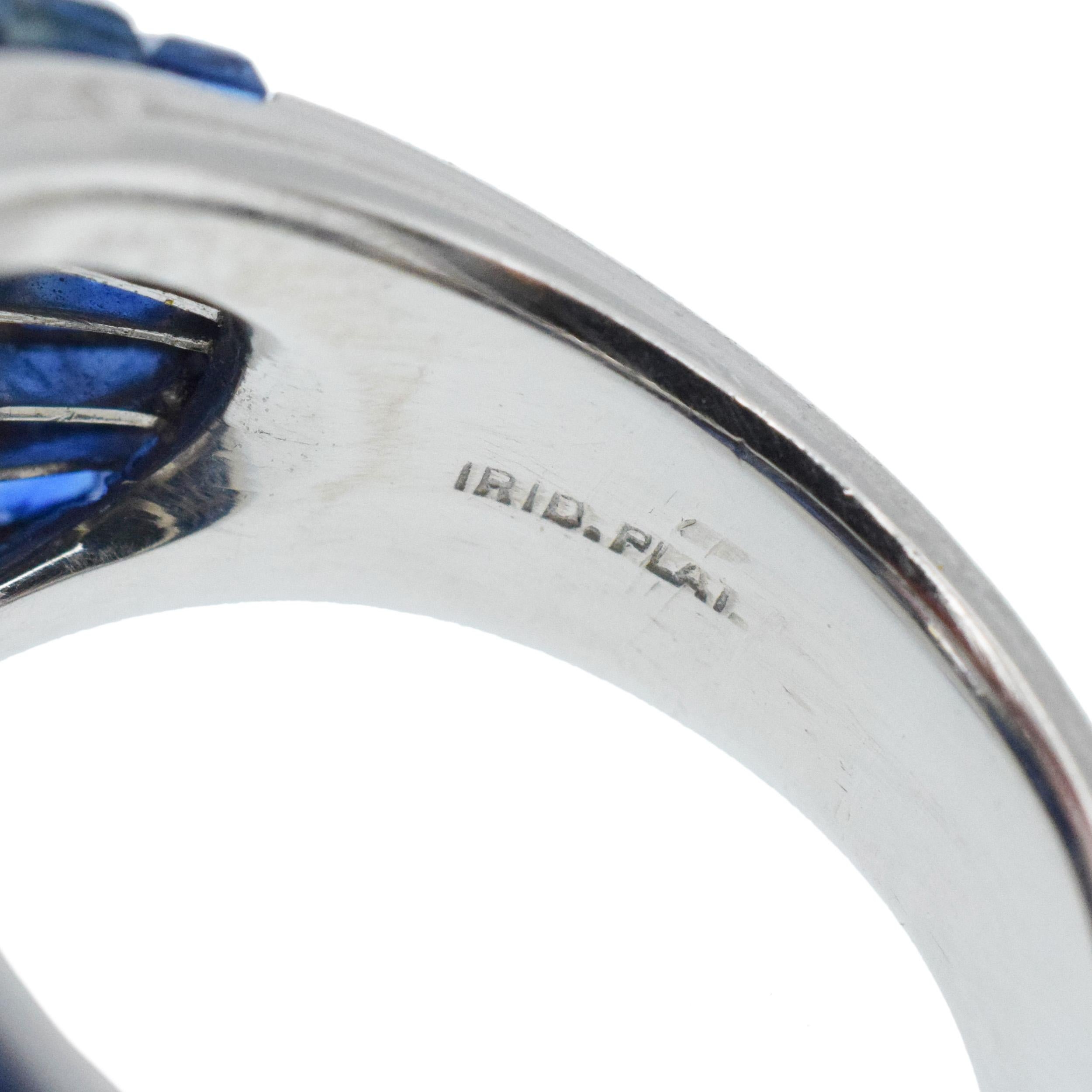 Van Cleef & Arpels Diamond and 'Mystery- Set' Sapphire Ring of Bombé Design For Sale 5