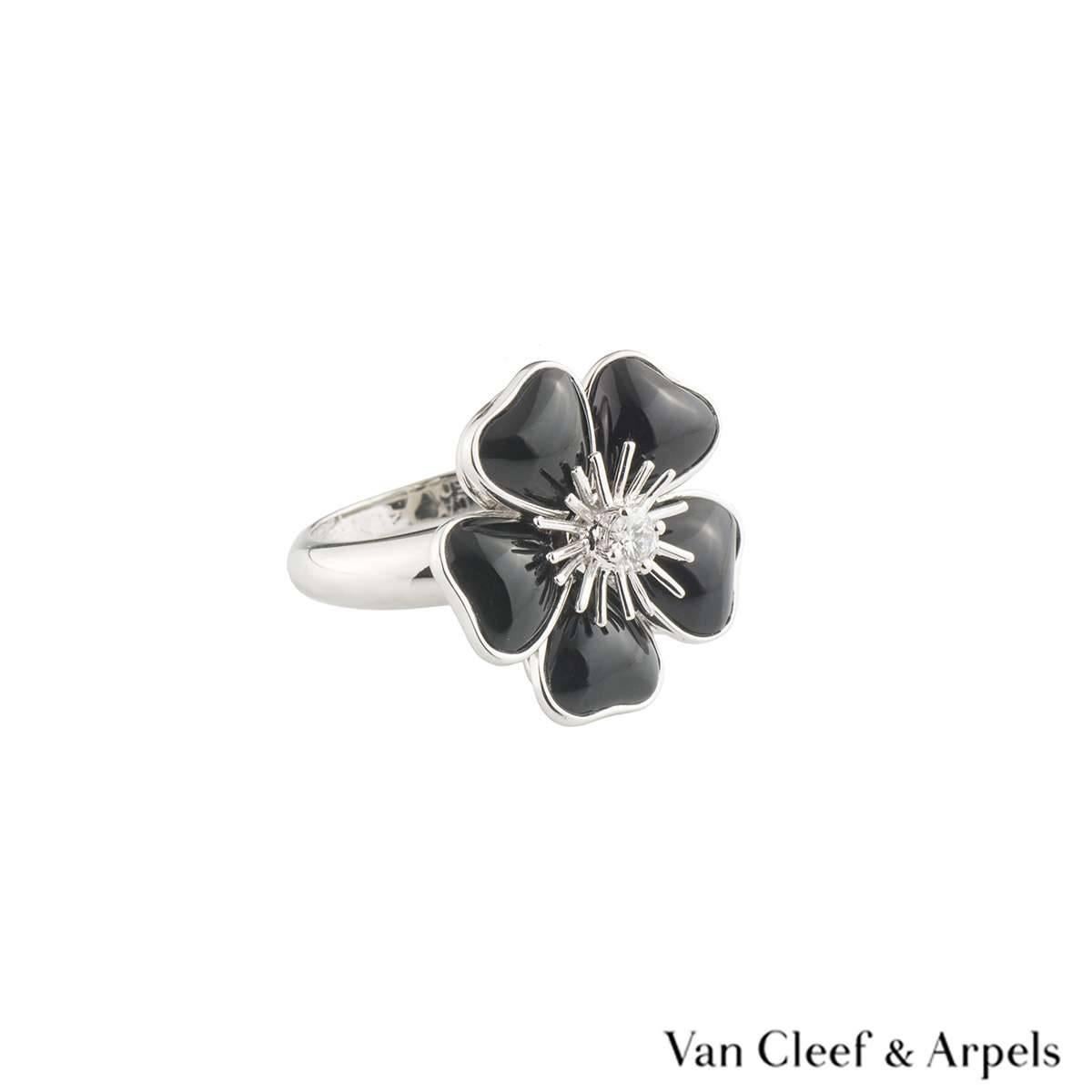 Van Cleef & Arpels Diamond and Onyx Nerval Flower Ring In Excellent Condition In London, GB