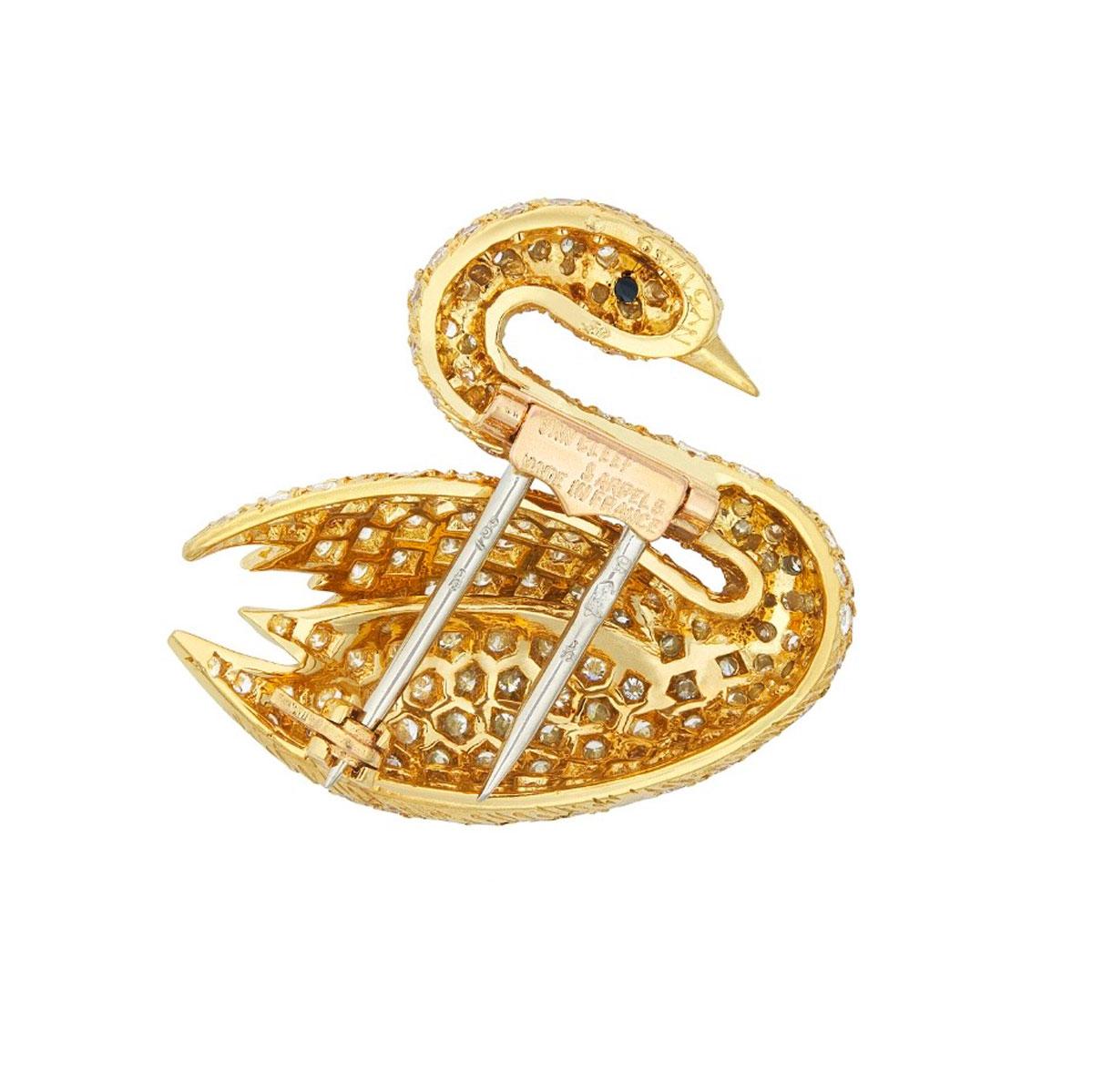 Women's Van Cleef & Arpels Diamond and Sapphire Swan Brooch For Sale