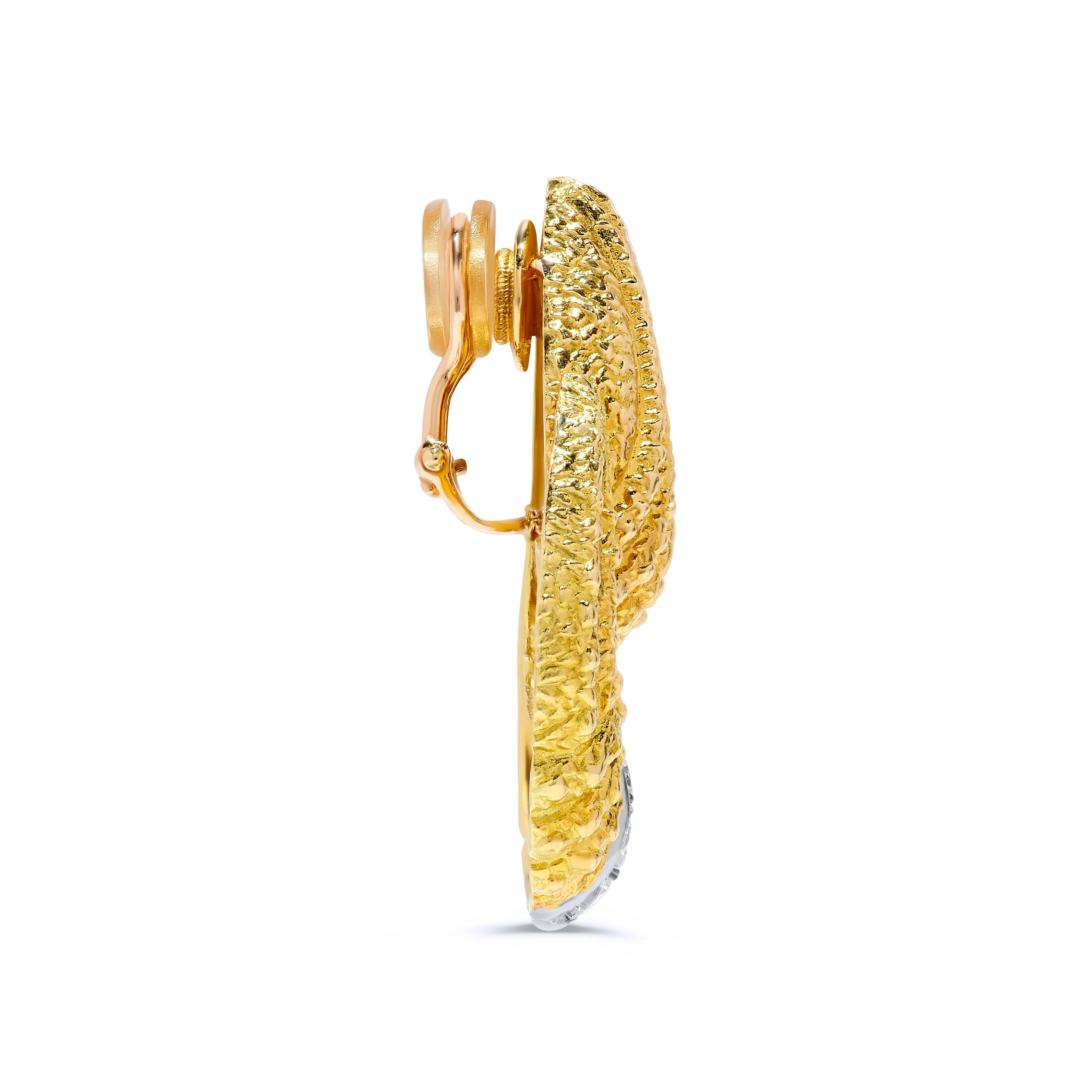 Van Cleef & Arpels Boucles d'oreilles en or jaune et diamants, années 1970 Pour femmes en vente