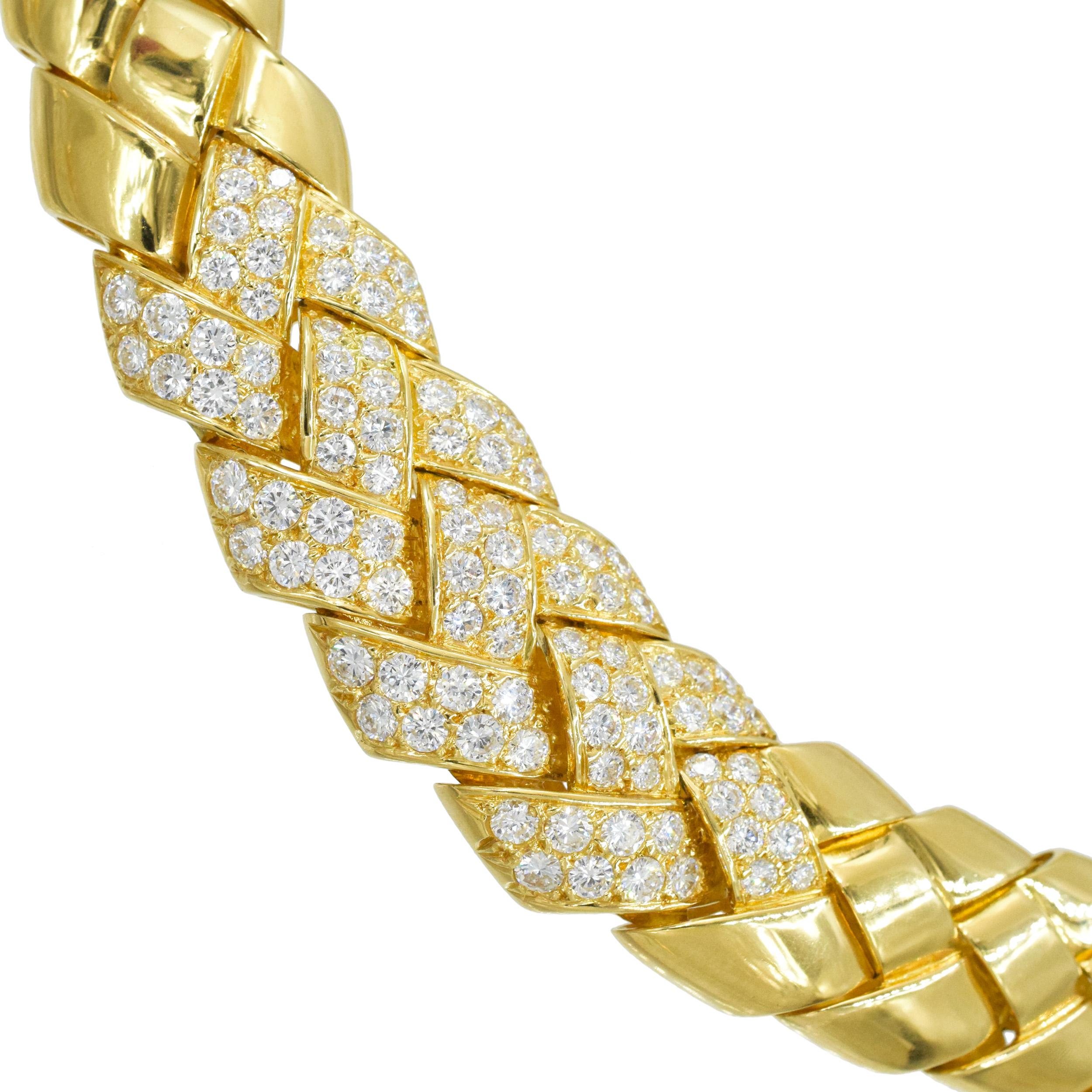 Van Cleef & Arpels Diamond and Yellow Gold Necklace In Excellent Condition For Sale In New York, NY