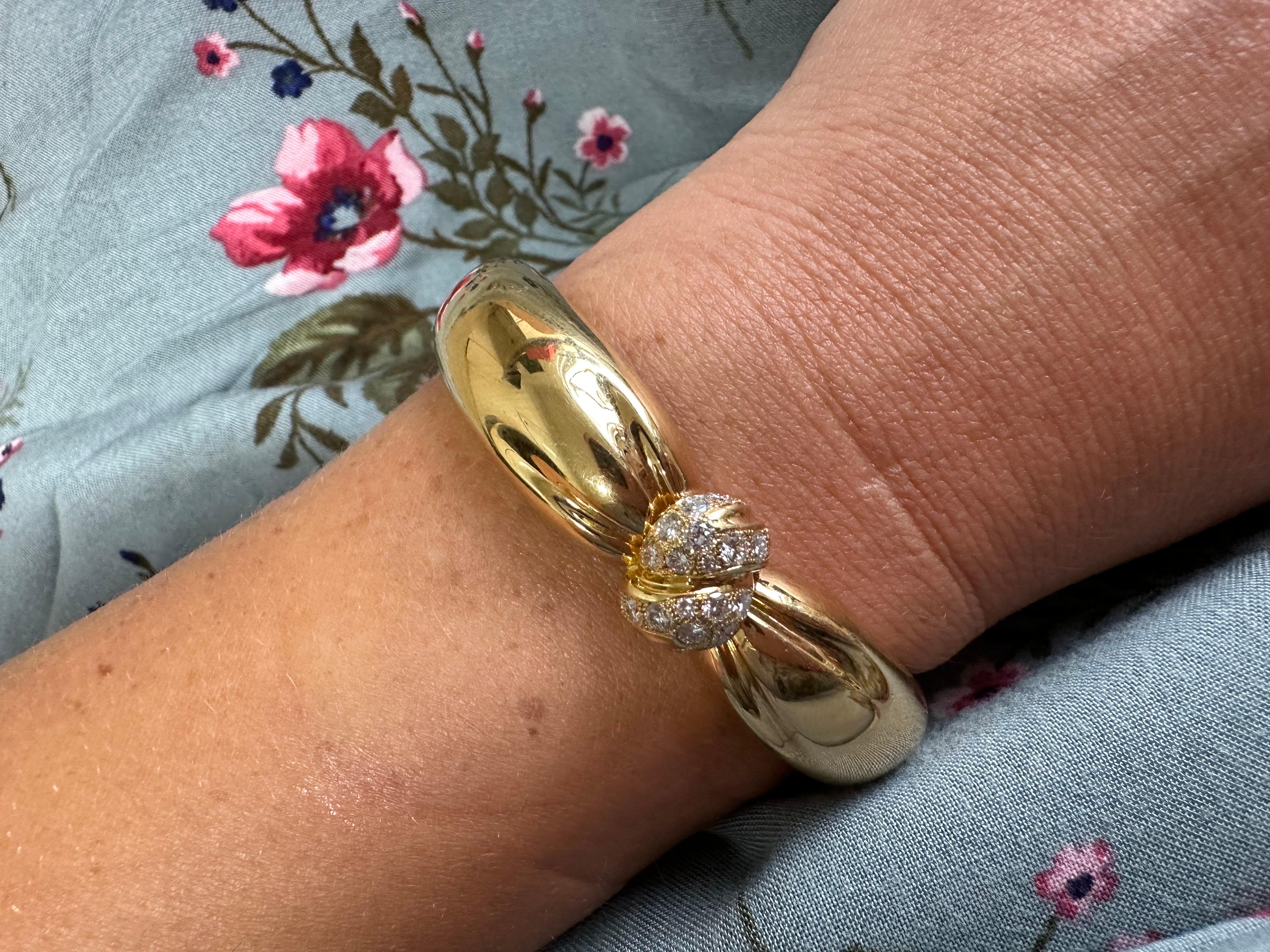 Women's or Men's Van Cleef & Arpels diamond bangle bracelet 18KT For Sale