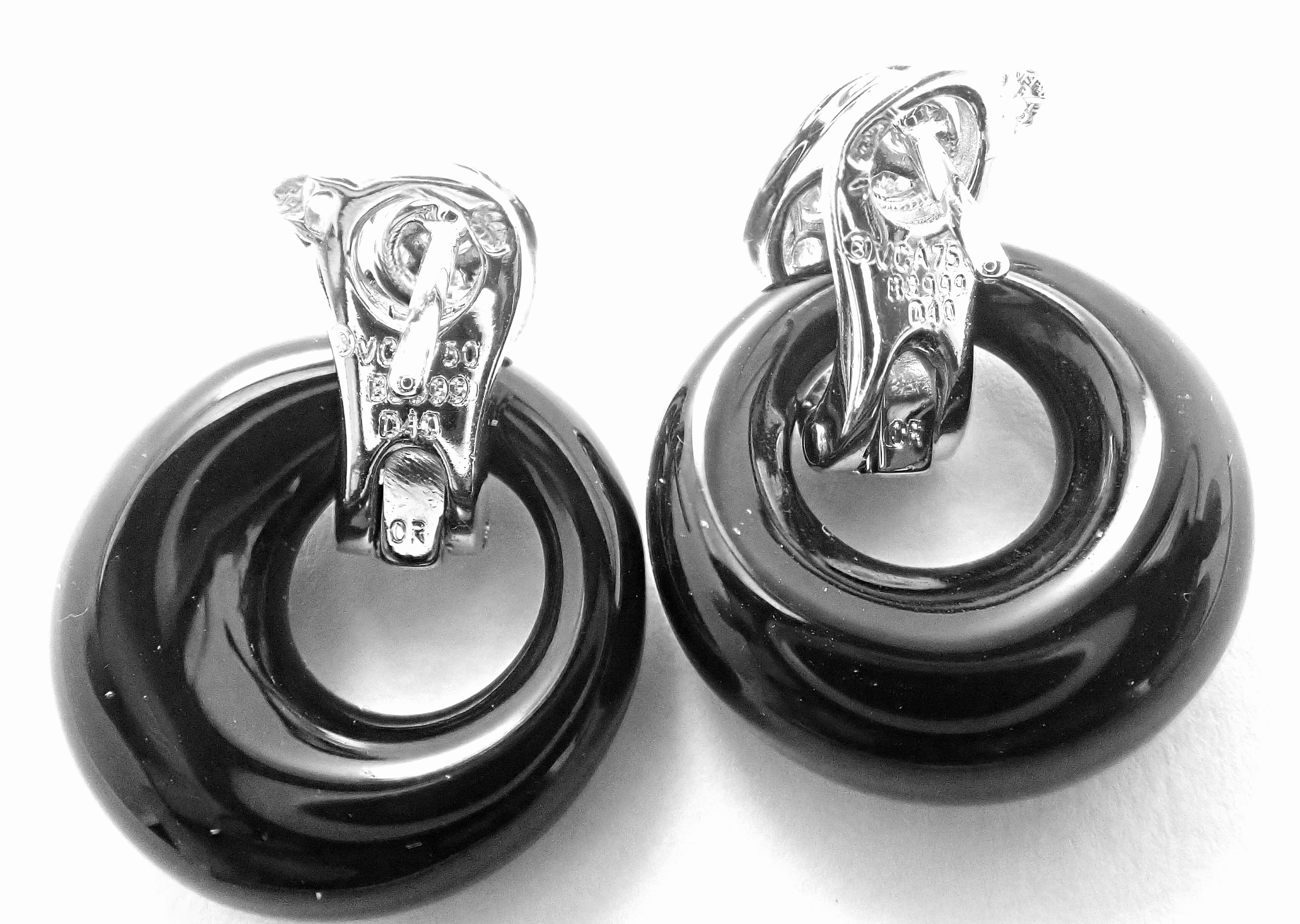 Van Cleef & Arpels Diamond Black Onyx Door Knocker White Gold Earrings In Excellent Condition For Sale In Holland, PA