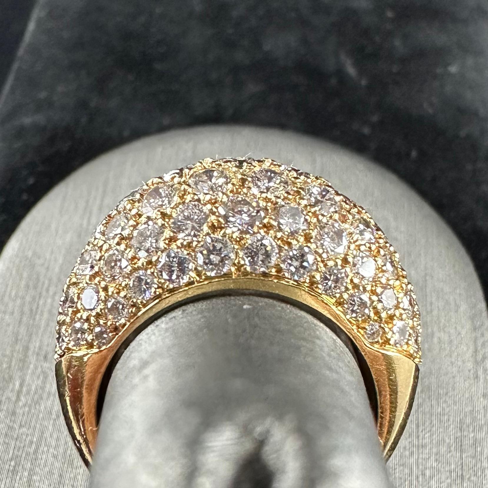 Women's or Men's Van Cleef & Arpels  Diamond Bombé Ring 18k Yellow Gold For Sale