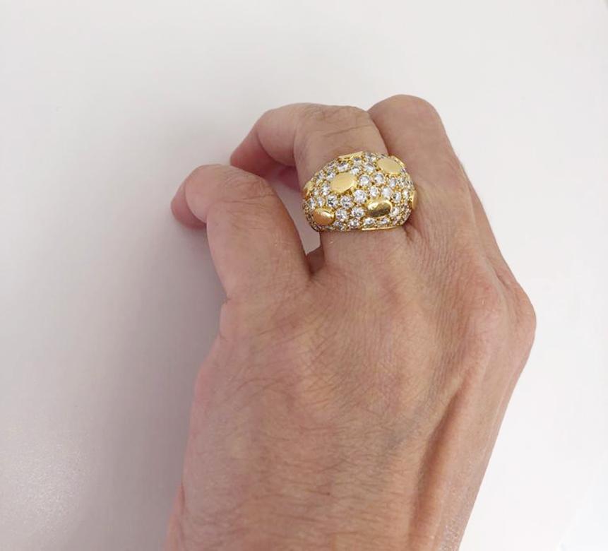 Round Cut Van Cleef & Arpels Diamond Bombe Sequin Ring For Sale