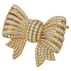 Van Cleef & Arpels Vintage 1980s  Diamond Gold Bow Brooch