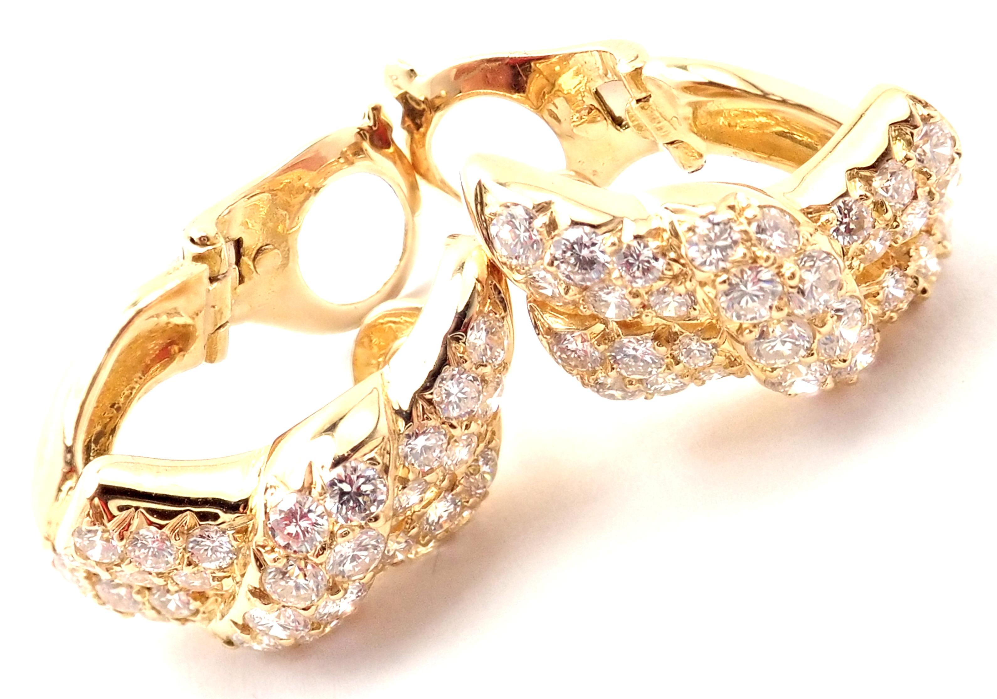Van Cleef & Arpels Diamond Bow Yellow Gold Earrings In Excellent Condition For Sale In Holland, PA