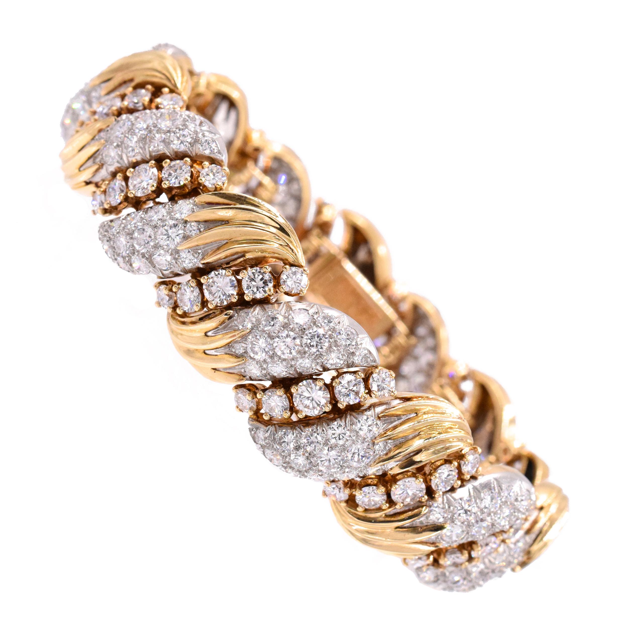 Van Cleef & Arpels Diamantarmband mit kreisförmig geschliffenen Diamanten mit einem ungefähren Gewicht von 16 Karat
 gefasst in Platin und 18 Karat Gelbgold.
Das Armband ist 7 Zoll lang mit Französisch Punzen & nummeriert xxxx
Hergestellt in