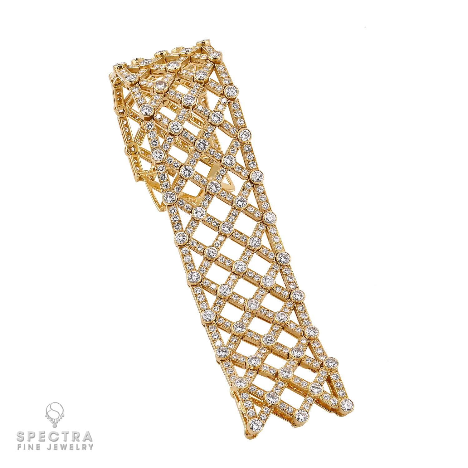 Contemporary Van Cleef & Arpels Diamond Bracelet in 18kt Yellow Gold, circa 1986 For Sale