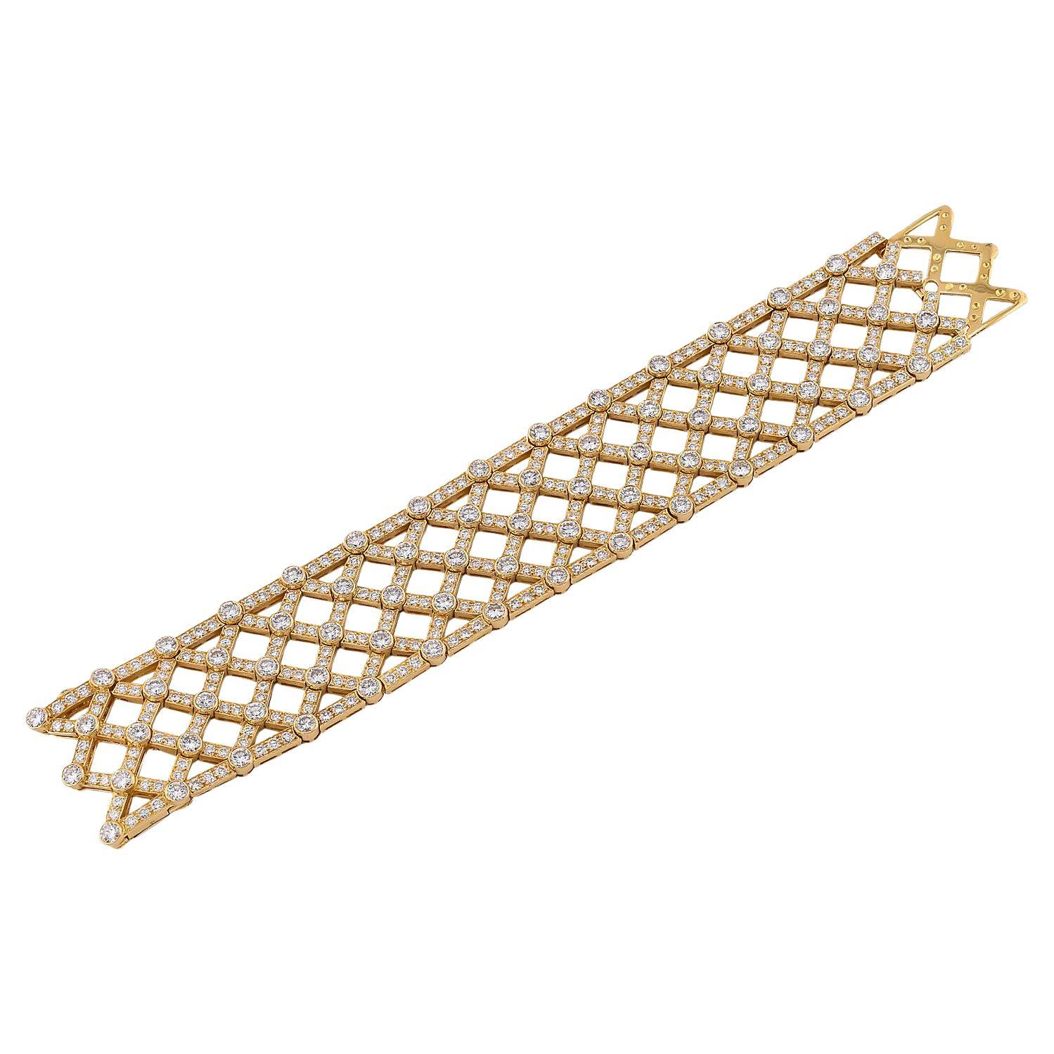 Van Cleef & Arpels Diamond Bracelet in 18kt Yellow Gold, circa 1986 For Sale