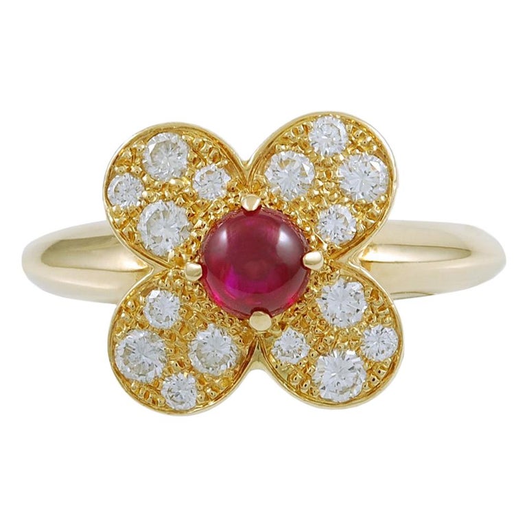 Van Cleef and Arpels Trefle Diamond Ruby Ring For Sale at 1stDibs