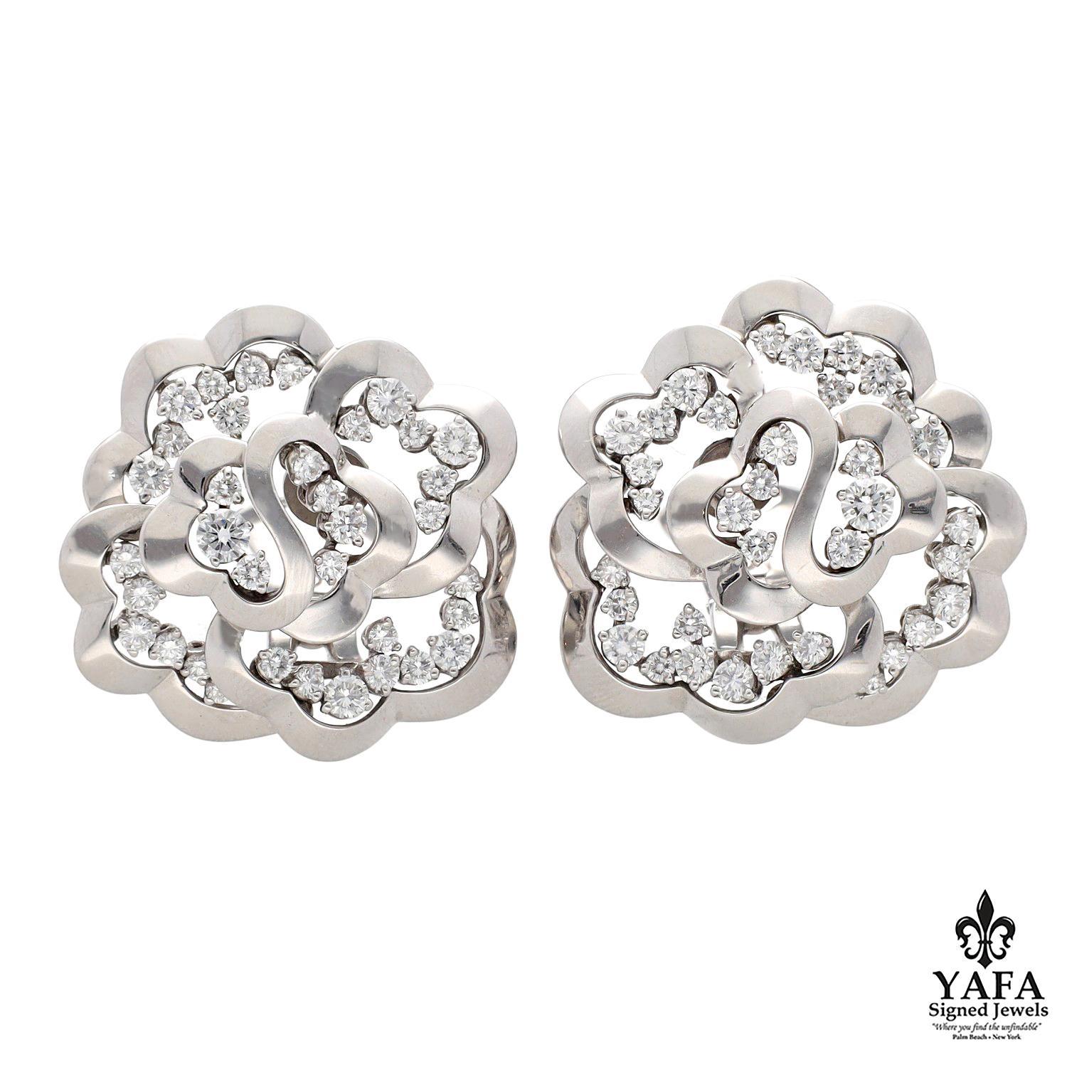 Round Cut VAN CLEEF & ARPELS Diamond Camellia Brooch and Earrings For Sale