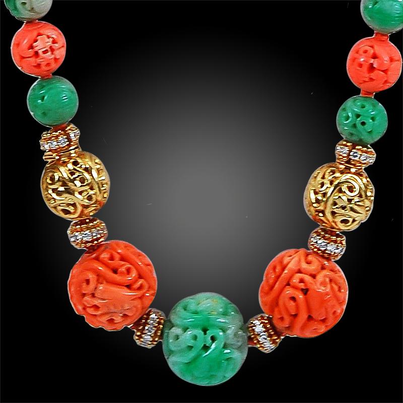 Van Cleef & Arpels, collier de perles en diamants, corail sculpté et jade Excellent état - En vente à New York, NY