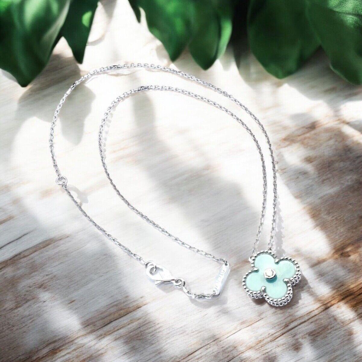 18k White Gold Limited Edition 2022 Vintage Alhambra Diamond Celadon Sevres Porcelain Diamond Alhambra Necklace.
The Van Cleef & Arpels Celadon Sèvres Porcelain Diamond 18k Vintage Alhambra Necklace is a rare and elegant piece.
It features the