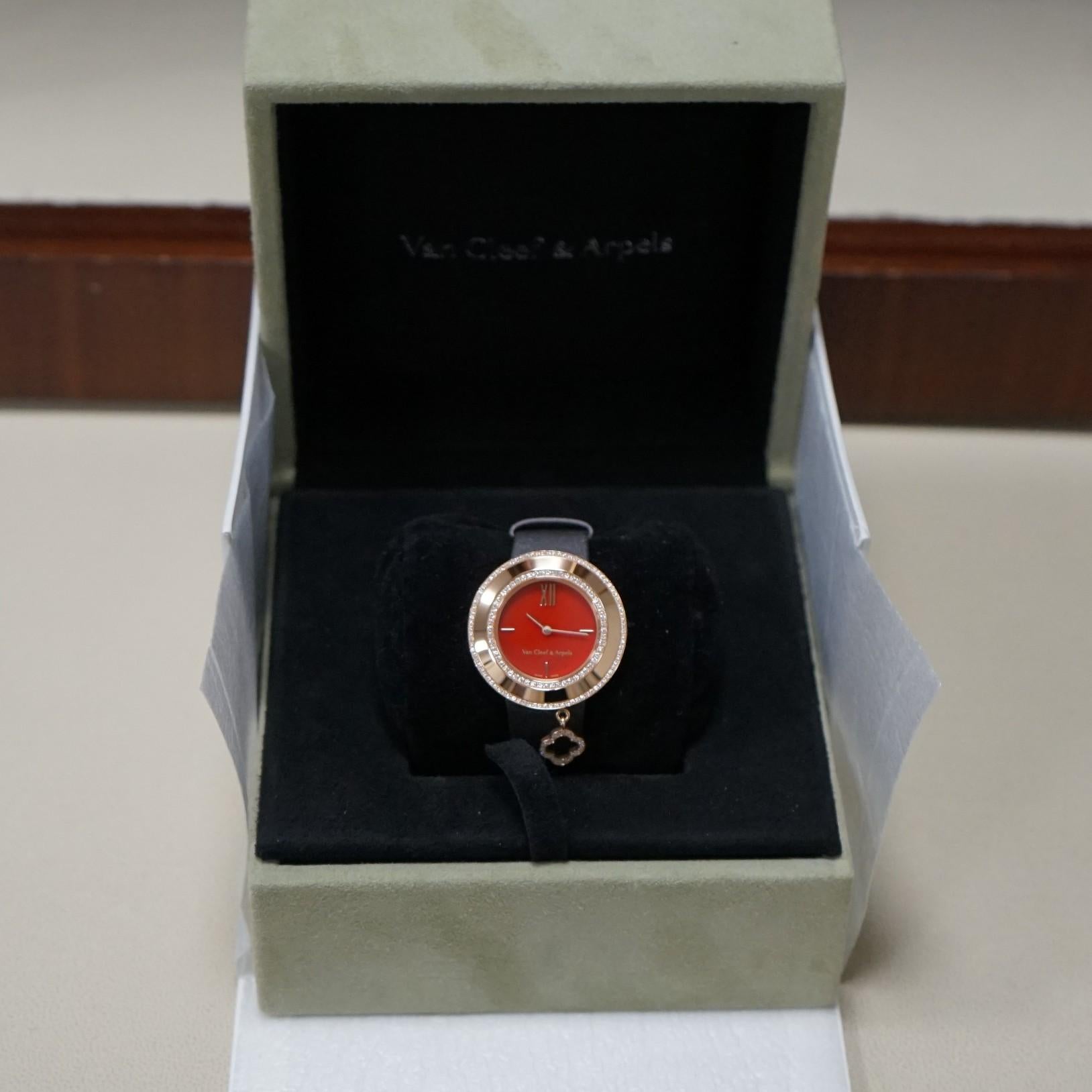 Van Cleef & Arpels Diamantanhänger aus 18 Karat Roségold an einem Riemen (Moderne) im Angebot