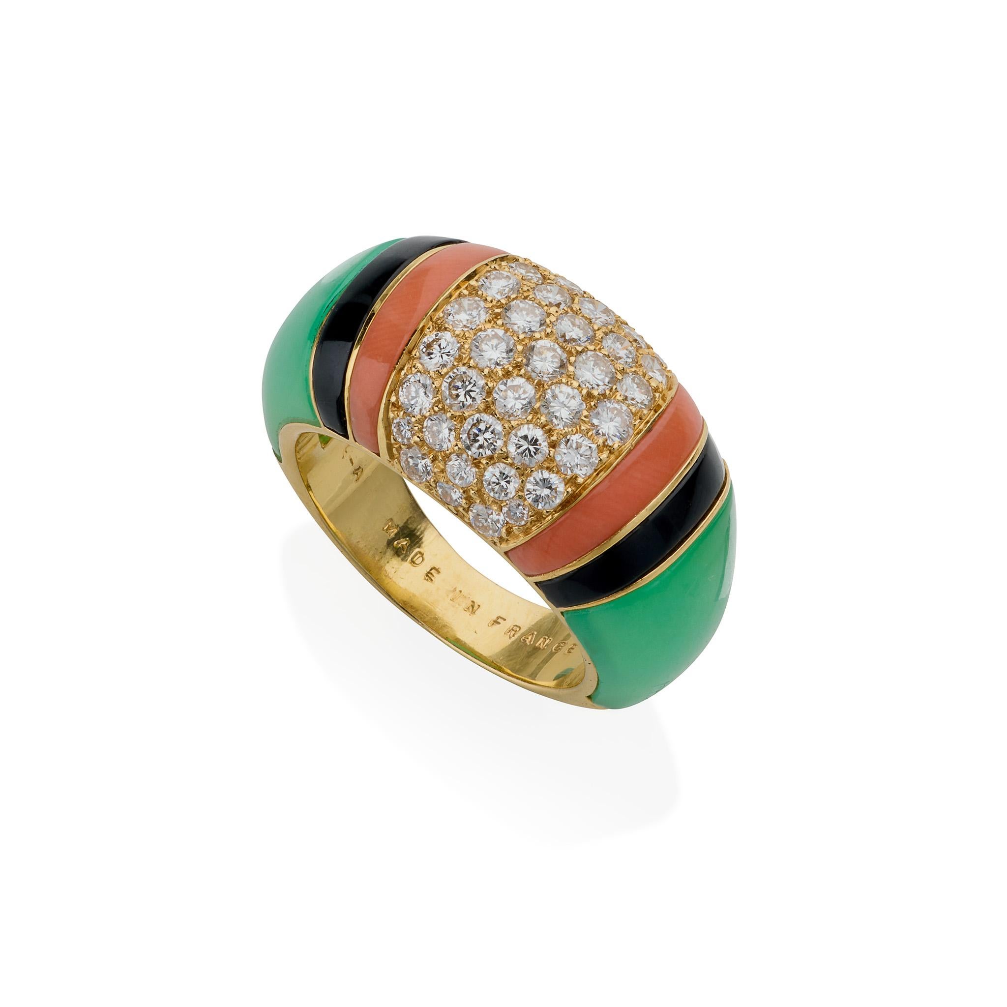 Van Cleef & Arpels Diamond, Chrysoprase and Coral Bombé Ring For Sale 1