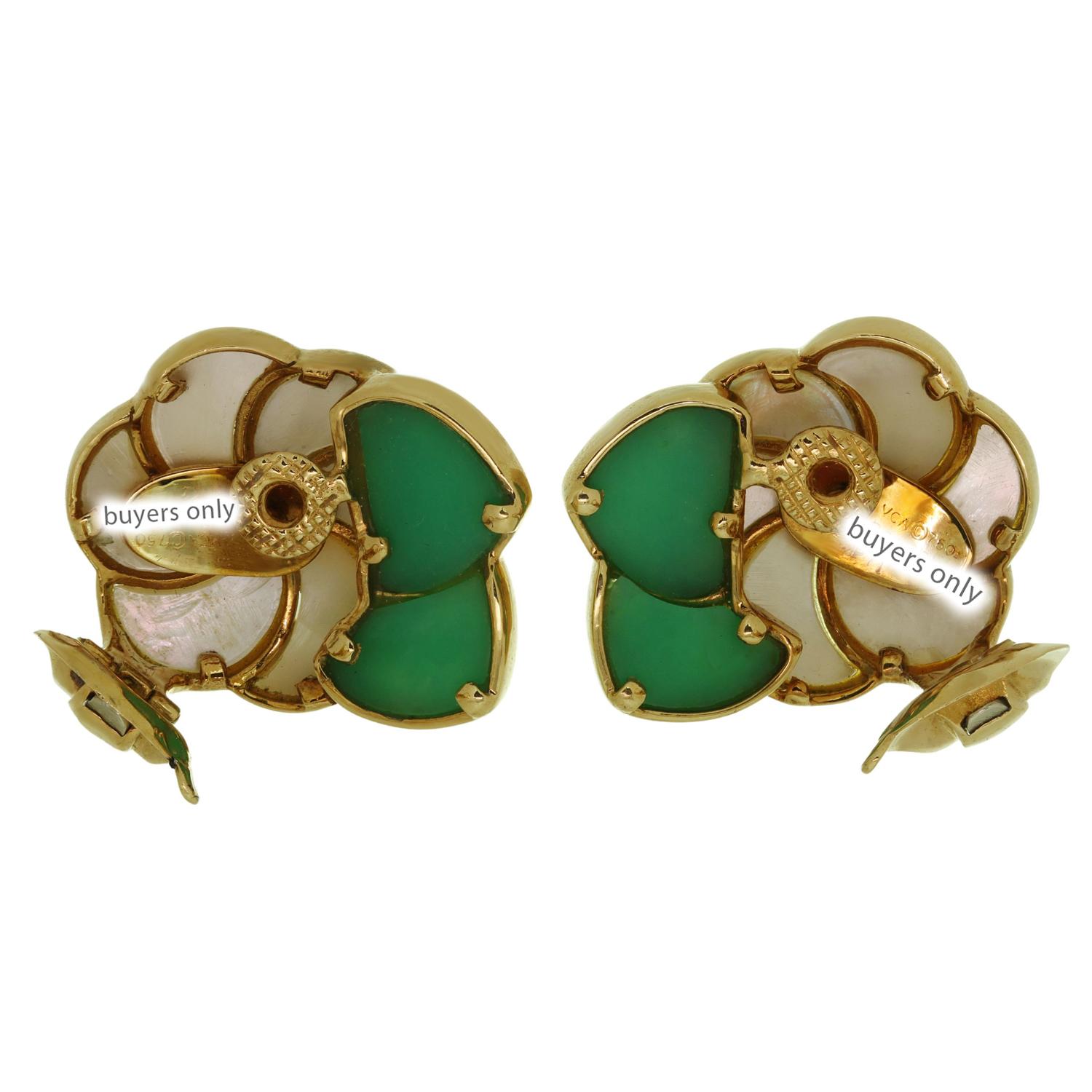 Van Cleef & Arpels Diamond Chrysoprase Mother-of-pearl Flower Earrings In Excellent Condition In New York, NY