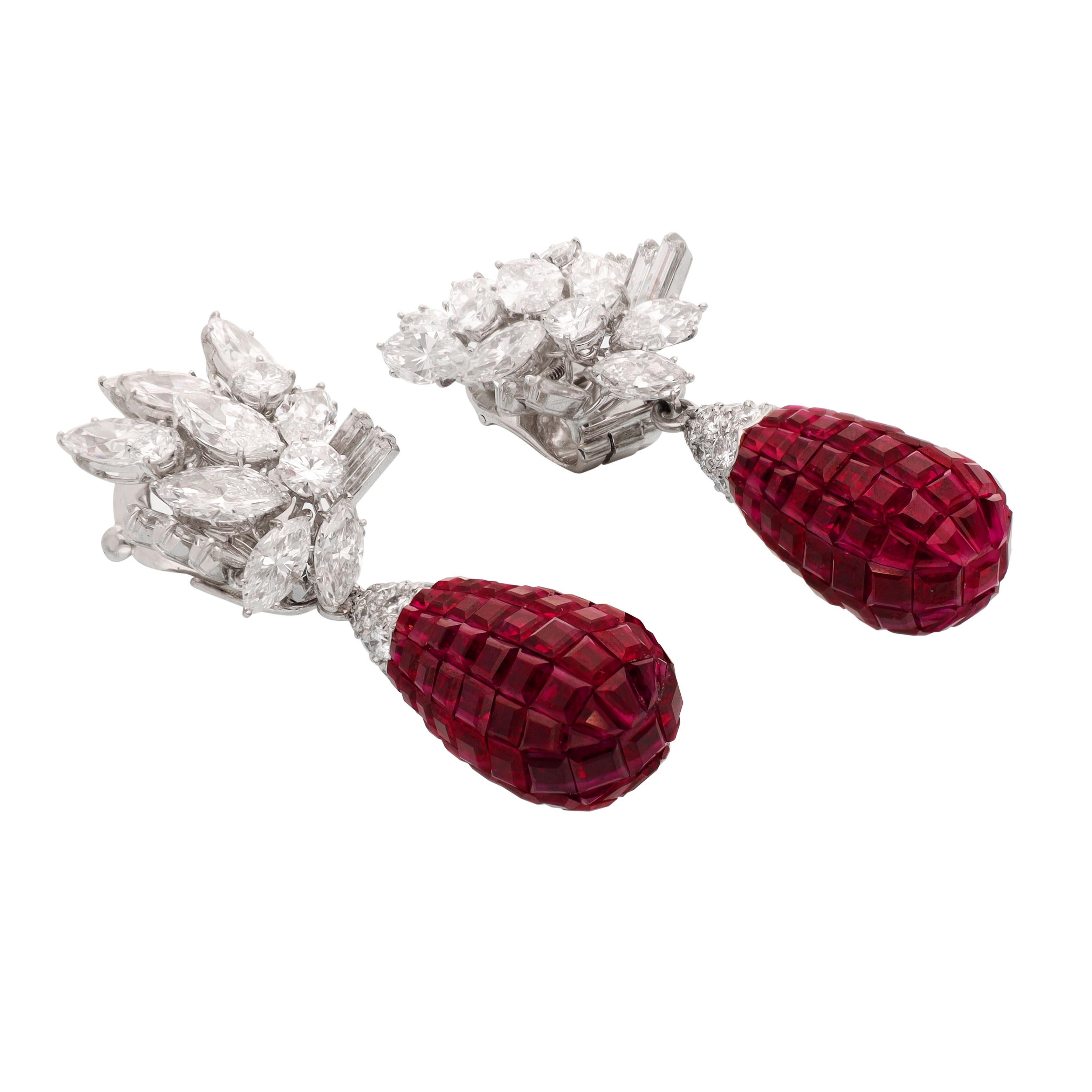 Van Cleef & Arpels - Cluster di diamanti e ciondolo di rubino 