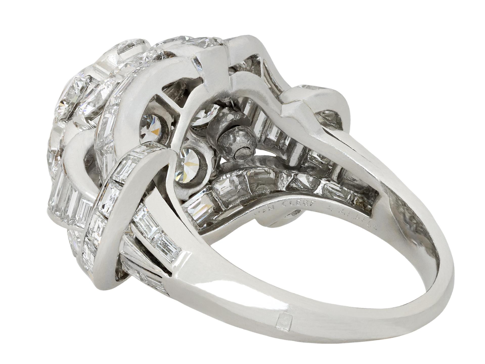 Post-War Van Cleef & Arpels diamond cluster ring, circa 1950. For Sale