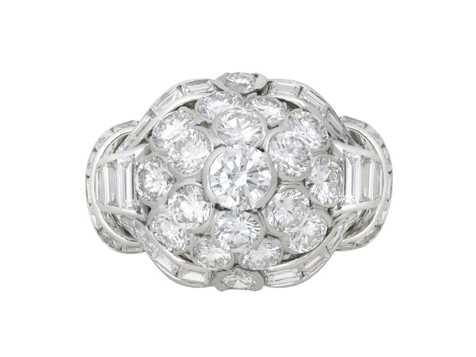Anello a grappolo con diamanti Van Cleef & Arpels, 1950 circa. in vendita