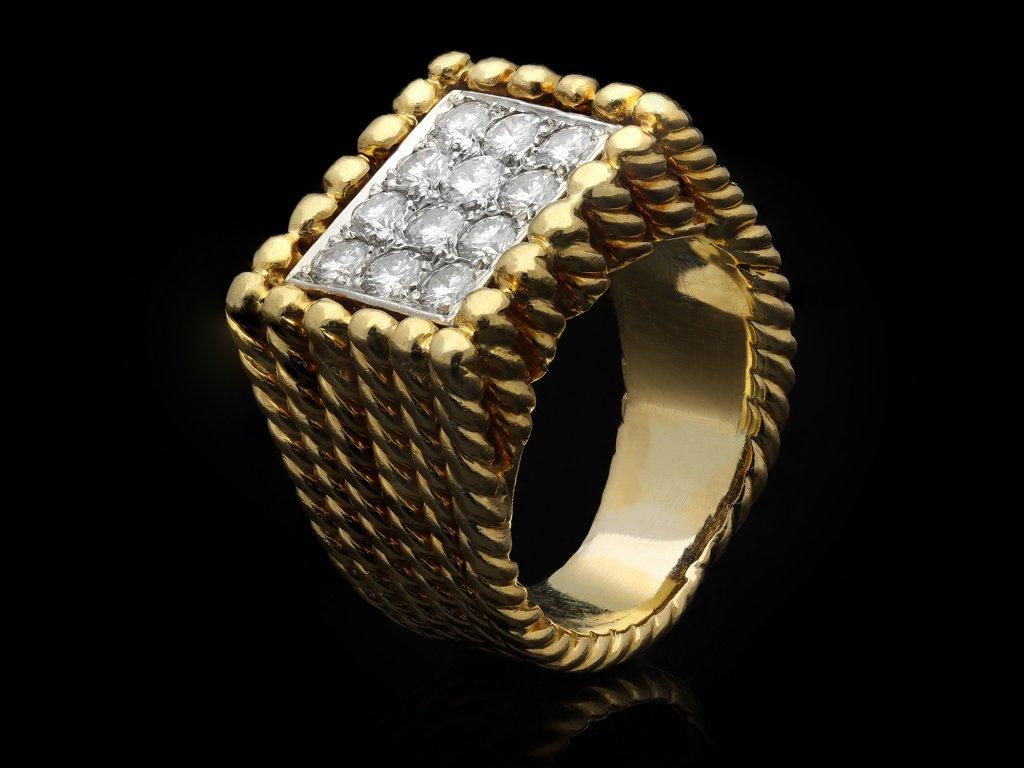 Van Cleef & Arpels Diamond Cocktail Ring, French, circa 1960 For Sale 3