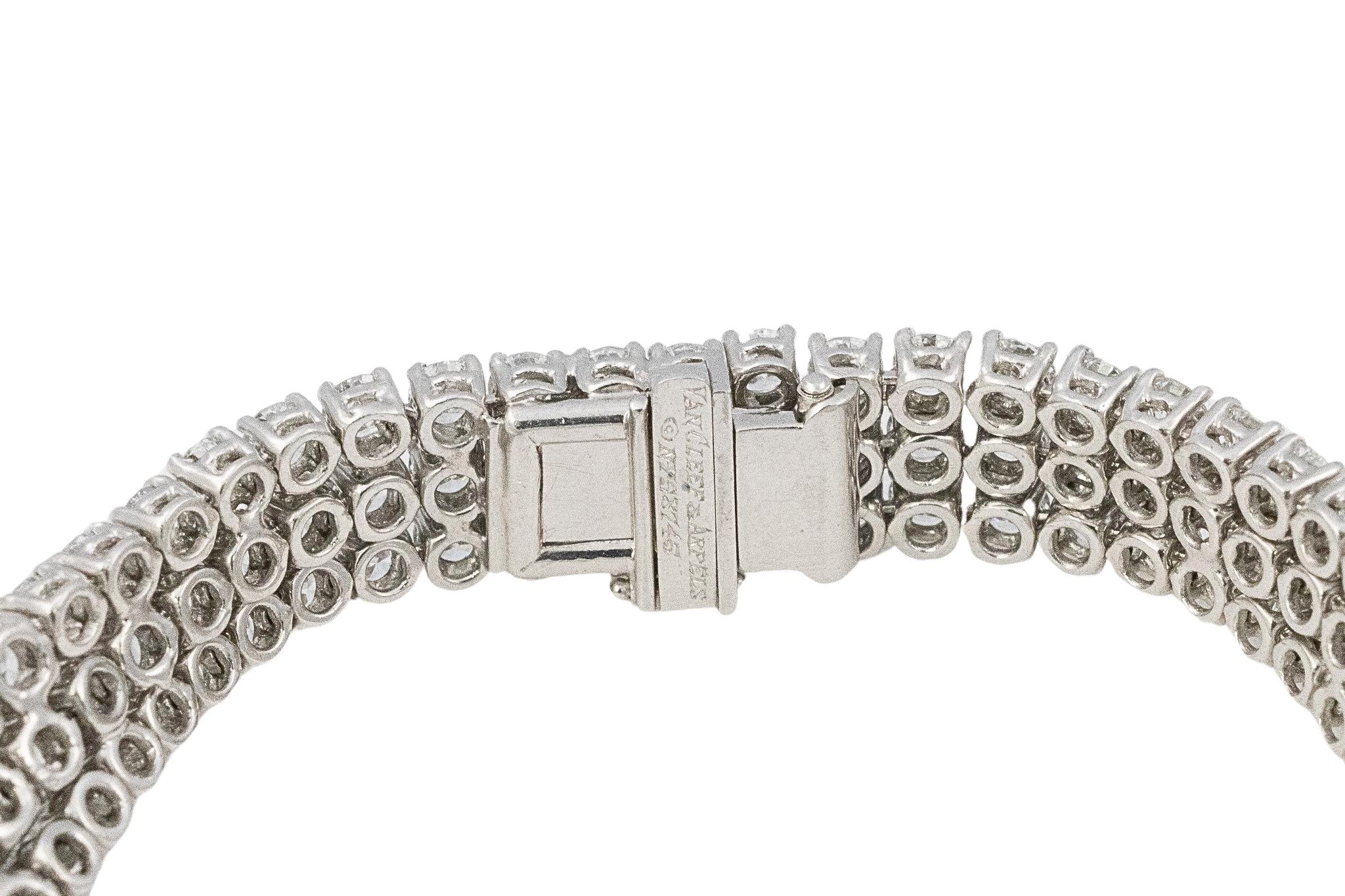 Collana Van Cleef & Arpels con diamanti e smeraldi colombiani cabochon In condizioni ottime in vendita a New York, NY