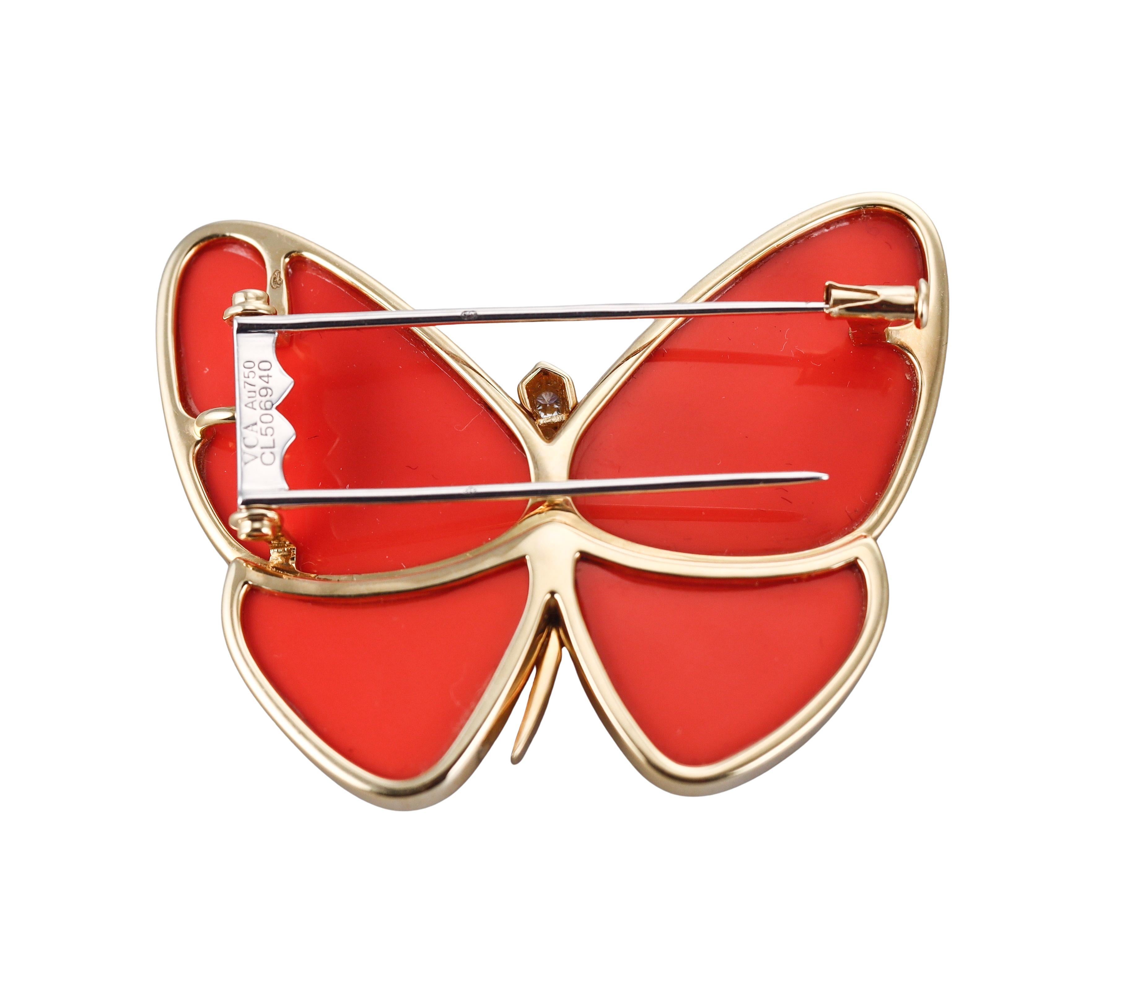 Van Cleef & Arpels Spilla a farfalla in oro 18k con diamanti e corallo In condizioni ottime in vendita a New York, NY