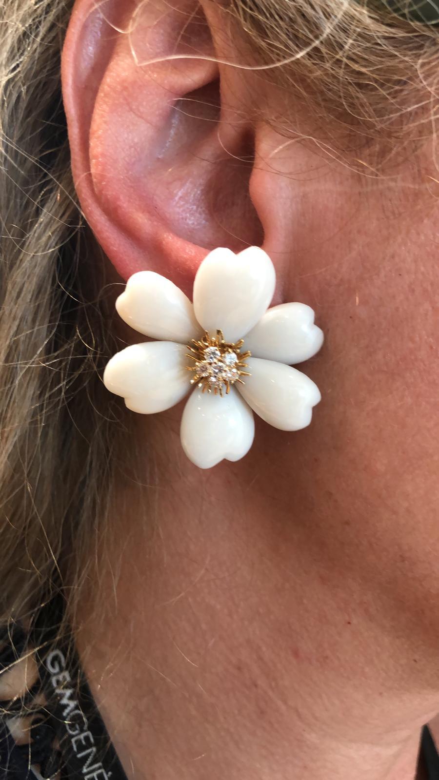 rose de noel earrings