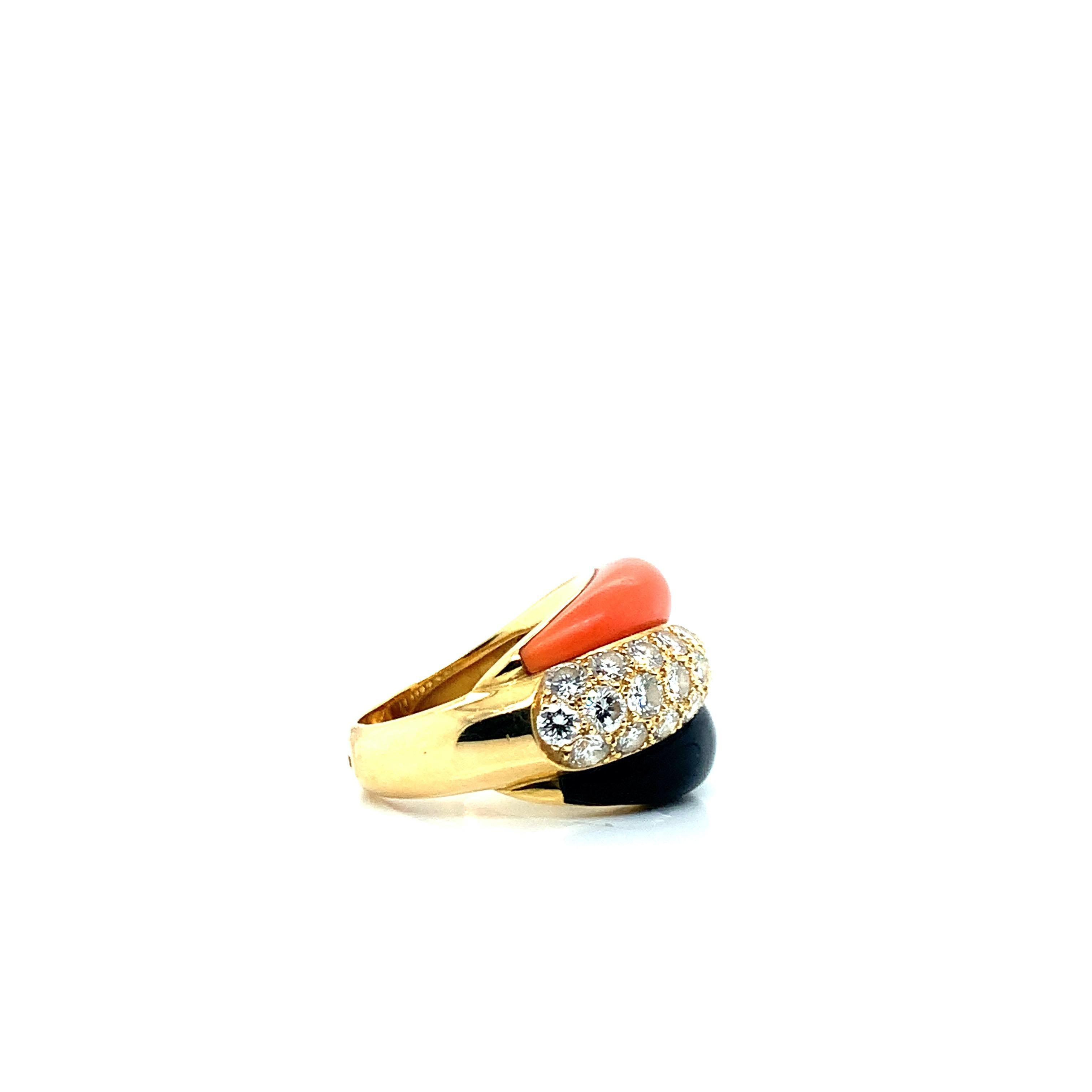 Women's or Men's Van Cleef & Arpels Diamond Coral Onyx Ring