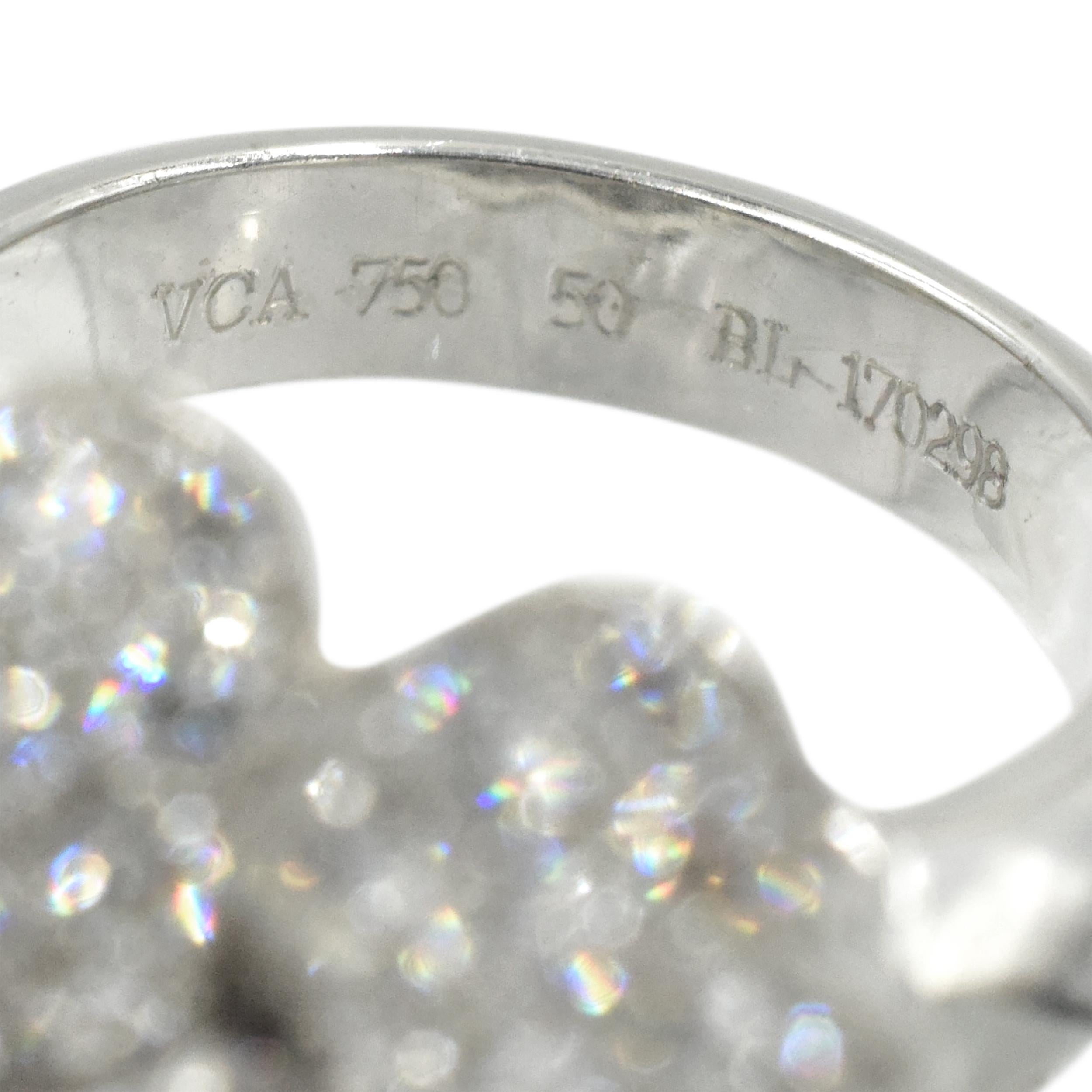 Round Cut Van Cleef & Arpels Diamond 'Cosmos' Medium Ring For Sale