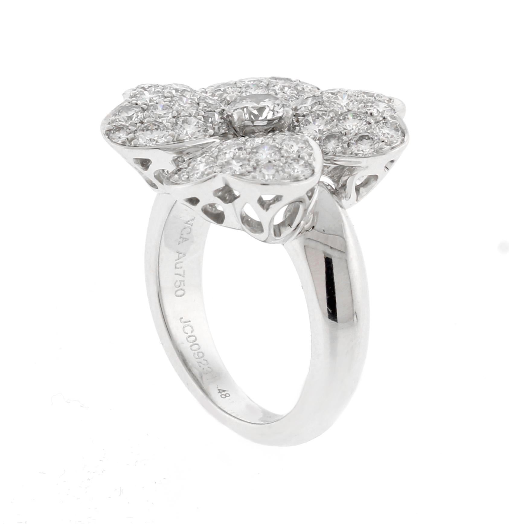 Van Cleef & Arpels Diamant- Cosmos-Ring für Damen oder Herren im Angebot