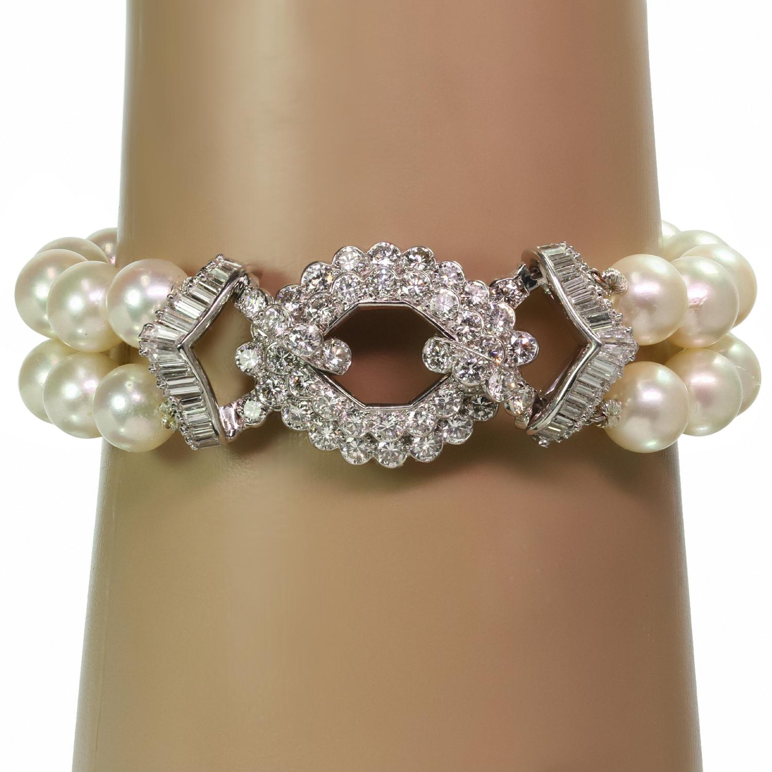 VAN CLEEF & ARPELS Diamond Cultured Pearl White Gold Double Row Bracelet For Sale 1