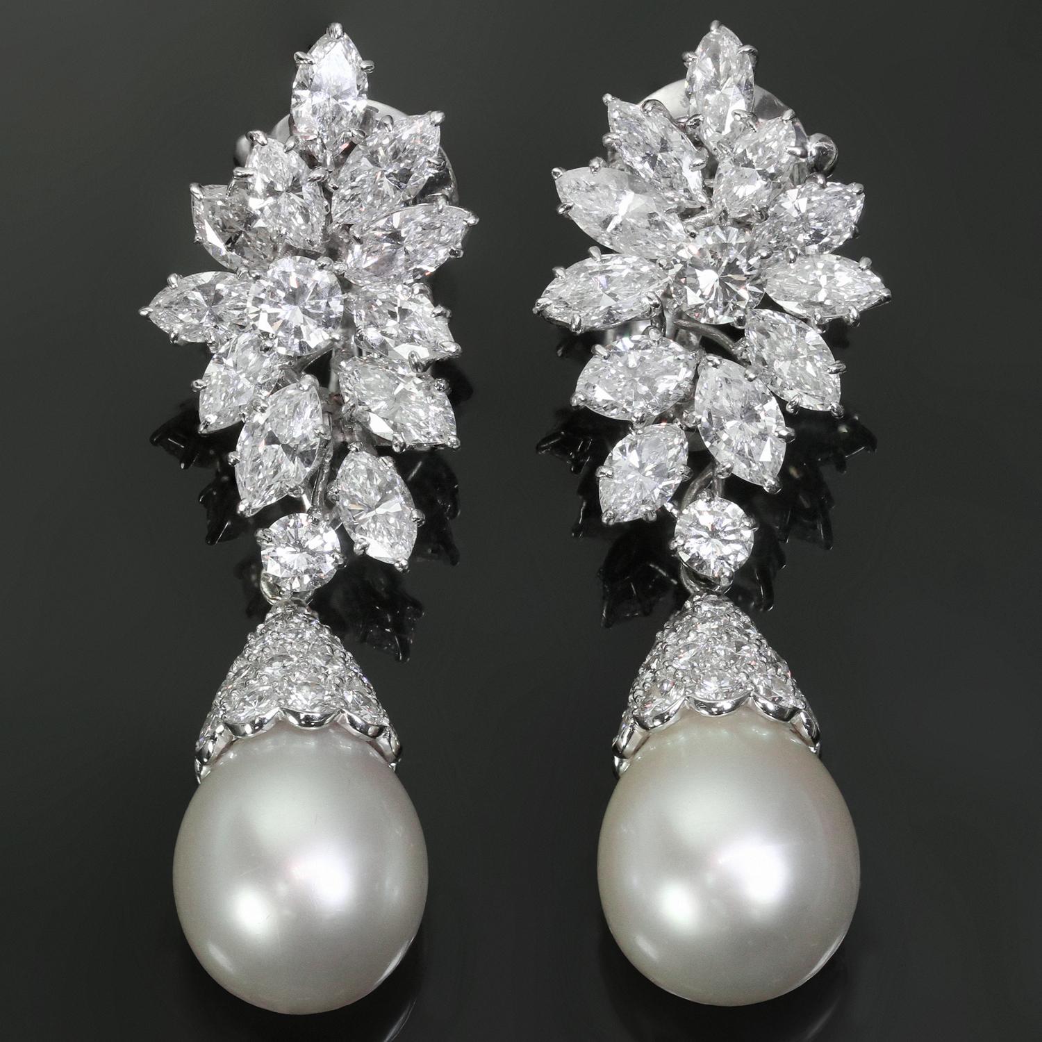 Diese prächtigen Vintage-Ohrringe von Van Cleef & Arpels mit Clipverschluss sind aus Platin gefertigt und haben wunderschöne abnehmbare Tropfen. Die Ohrringe sind mit 2 runden Diamanten mit einem geschätzten Gewicht von 1,0 Karat, 2 kleineren runden