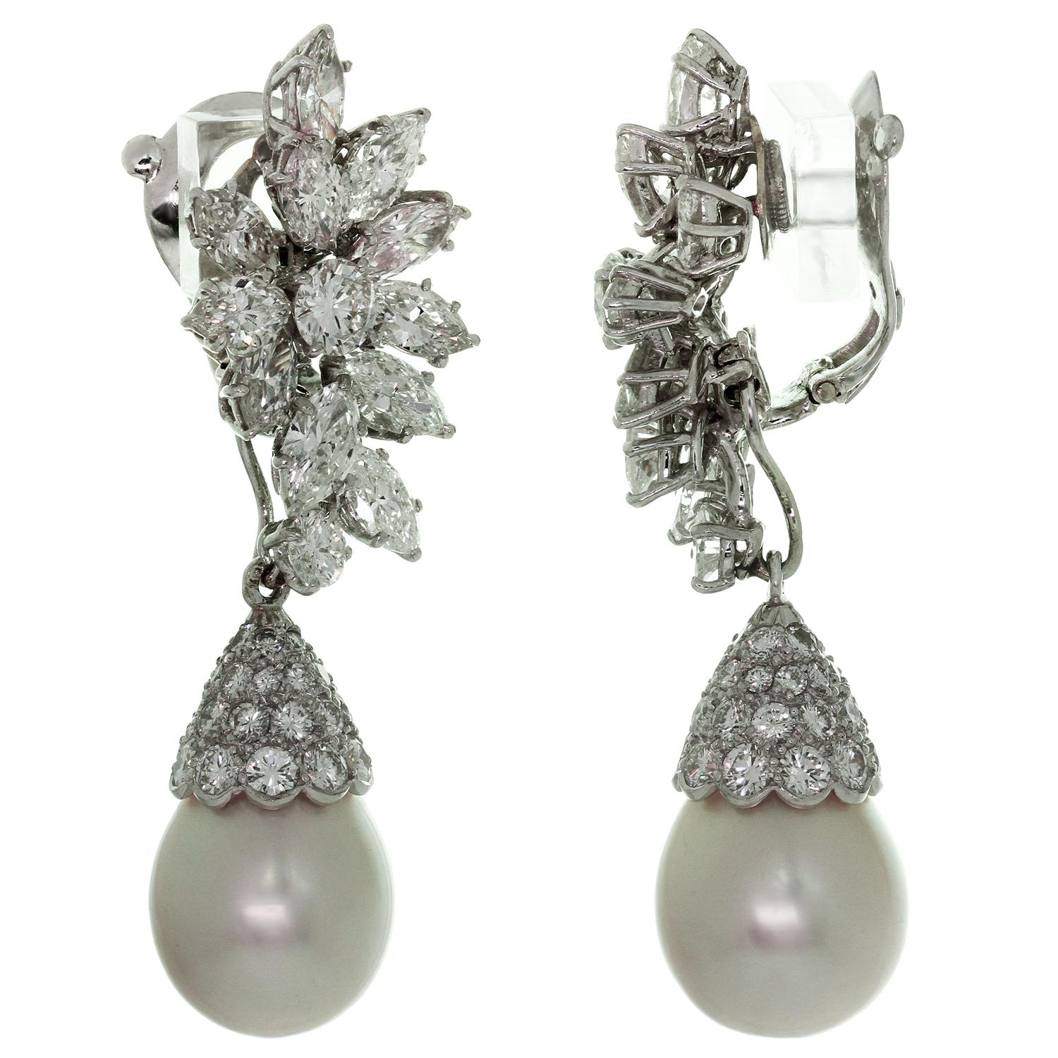Van Cleef & Arpels Clips d'oreilles en forme de goutte détachables en perles de culture et diamants Excellent état - En vente à New York, NY