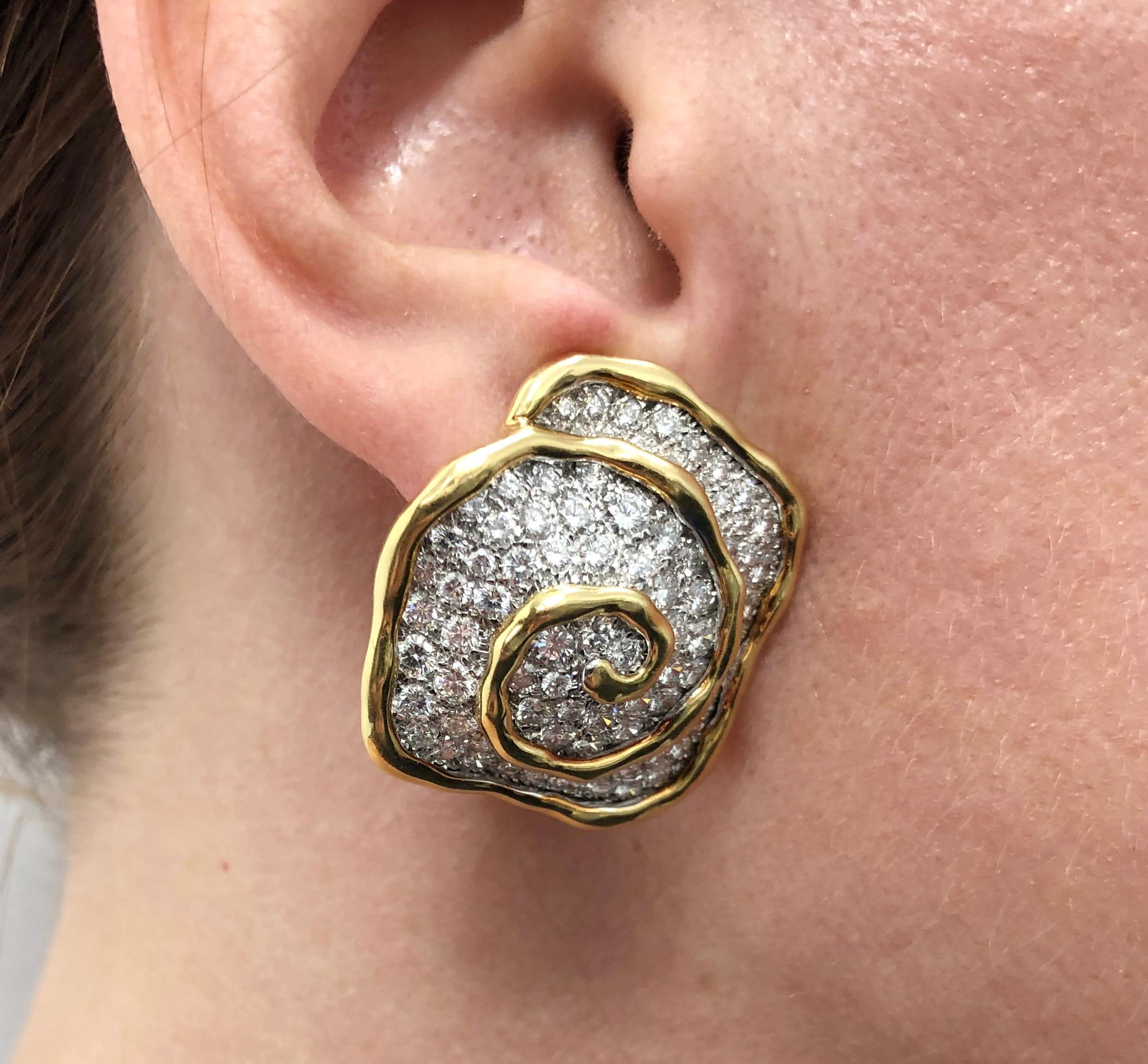 Van Cleef & Arpels  Vintage Collection Diamond Pave Abstract Earrings In Good Condition For Sale In New York, NY