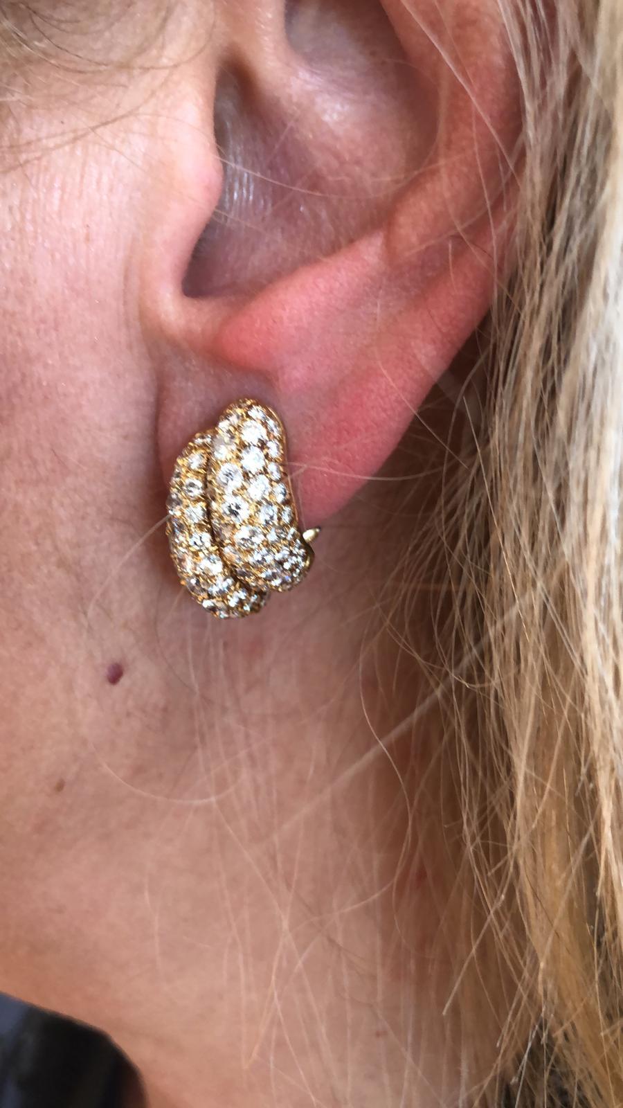 Van Cleef & Arpels Vintage Collection Diamond Gold Boulle Double Earrings
18k yellow gold diamond Boulle ear clips, signed Van Cleef & Arpels.
dimensions approx. 3/4