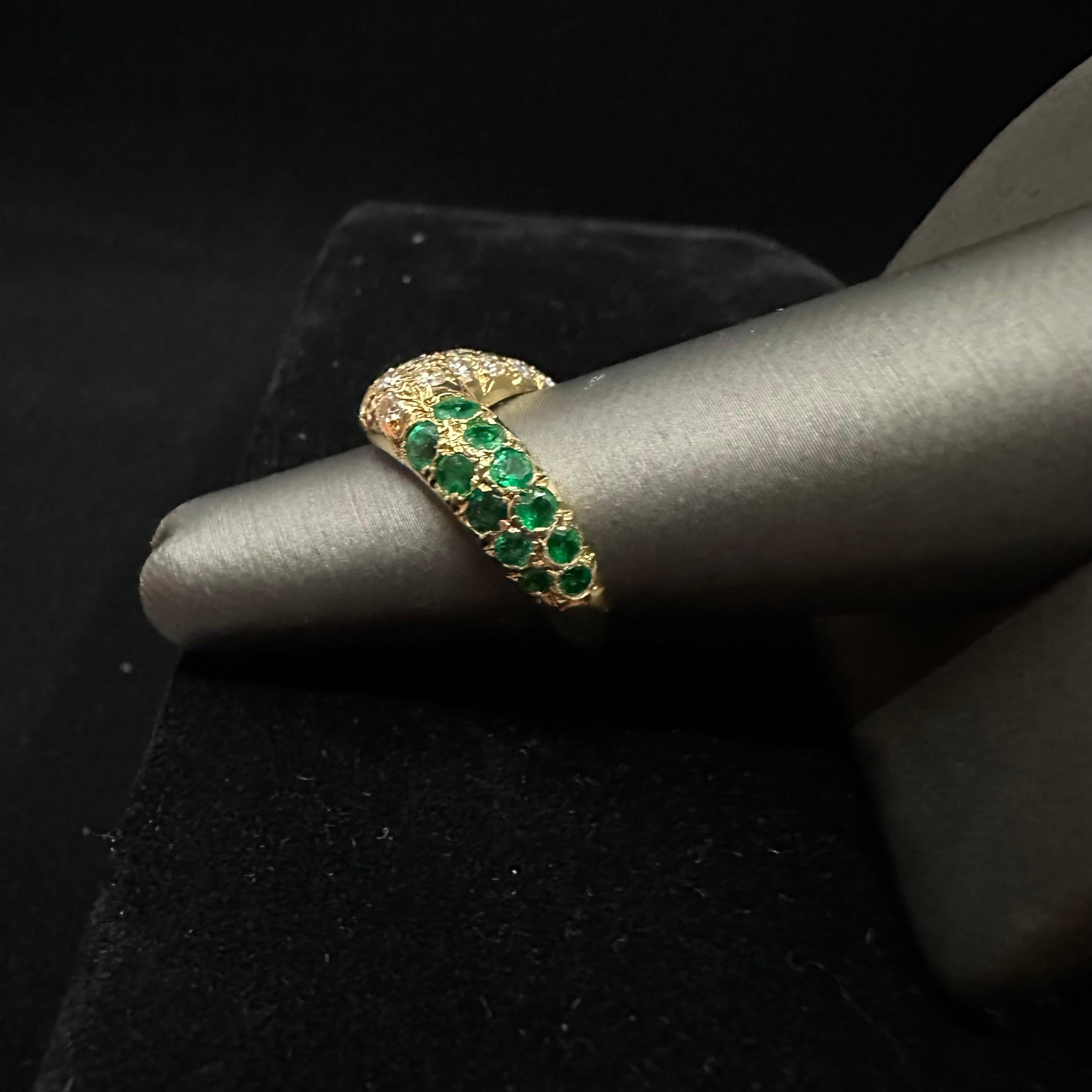 Van Cleef & Arpels Diamond Emerald 18k Yellow Gold Ring For Sale 1