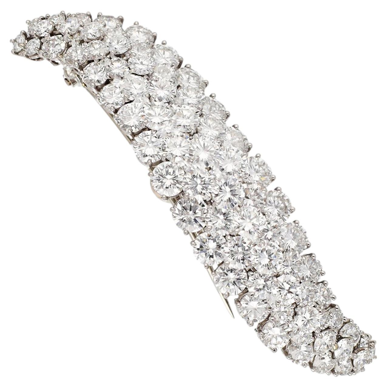 VAN CLEEF & ARPELS Broche Llama de Diamantes en venta