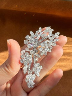 Van Cleef & Arpels Diamond Floral Spray Brooch in Platinum, France, 1970s