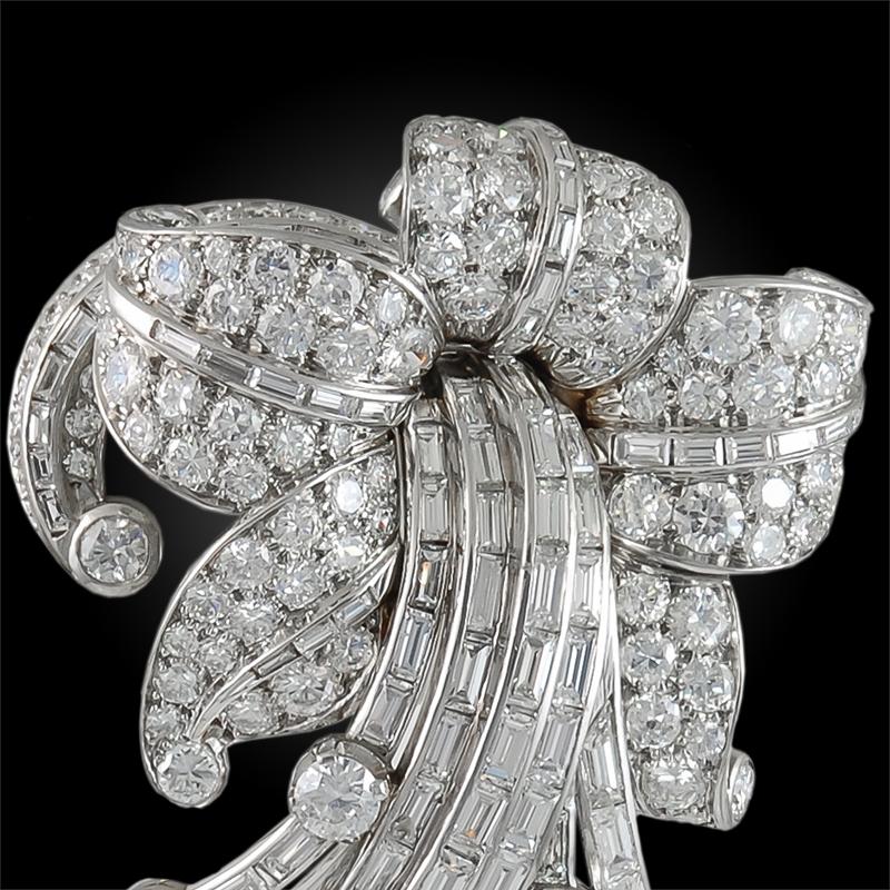 Van Cleef & Arpels Diamond Flower Brooch In Good Condition In New York, NY