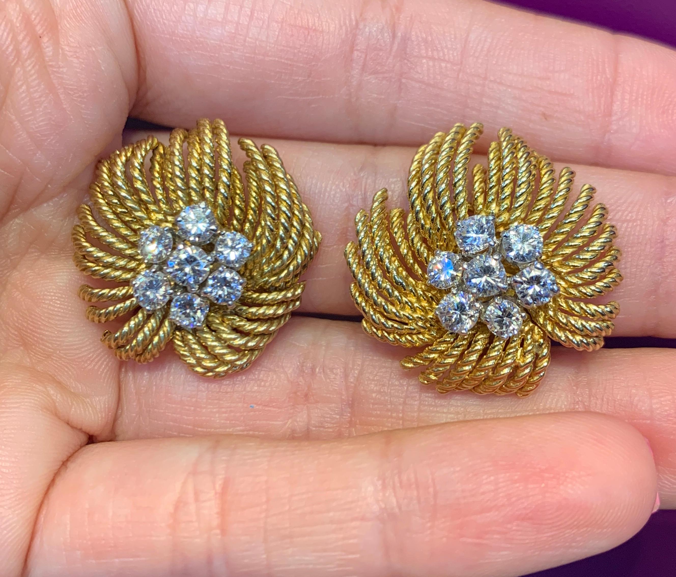 Round Cut Van Cleef & Arpels Diamond Flower Earrings