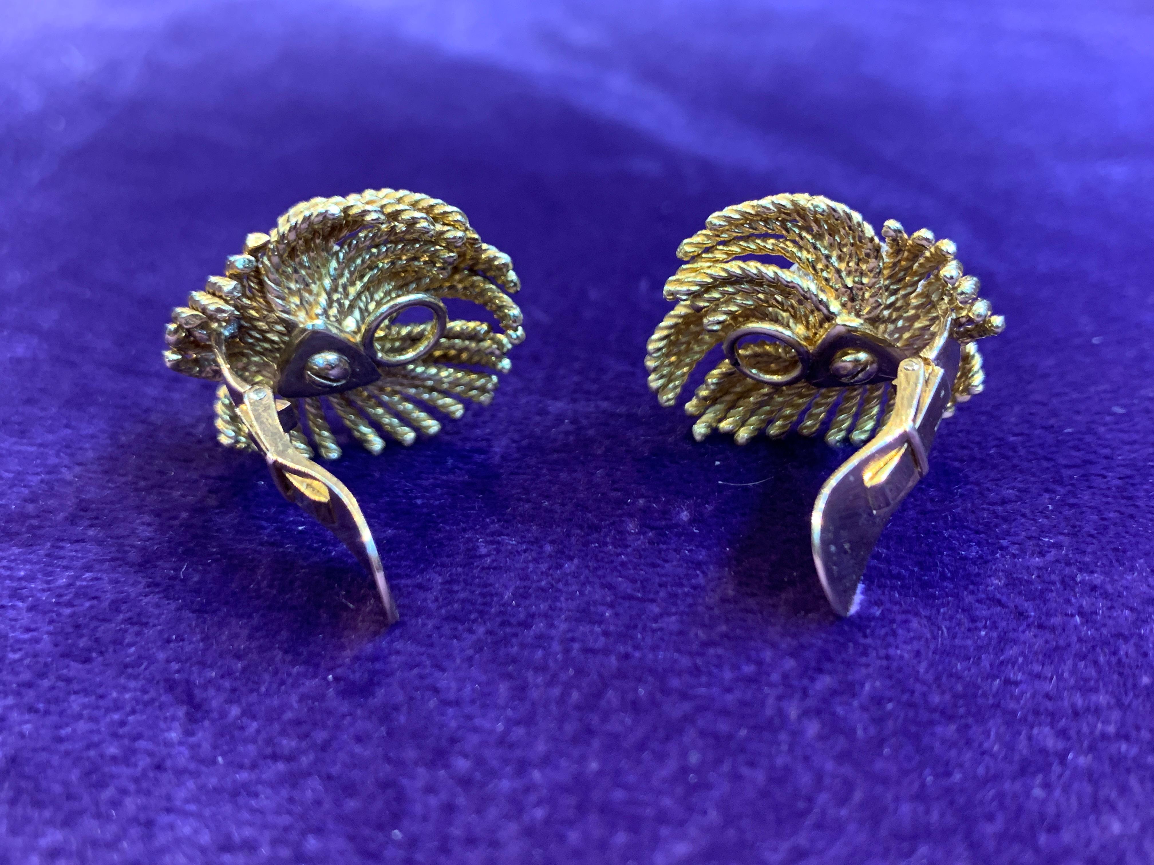 Van Cleef & Arpels Diamond Flower Earrings 1