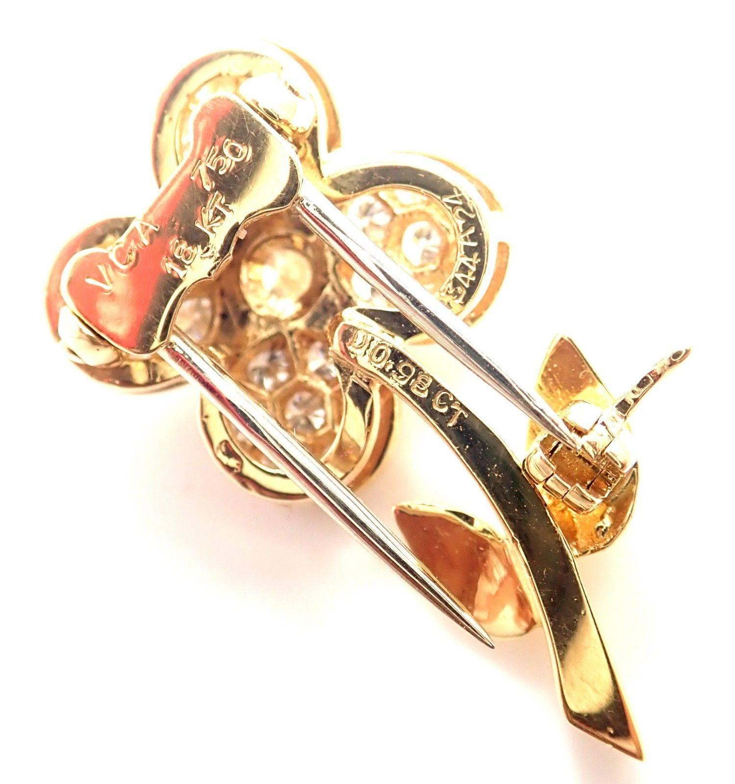 Van Cleef & Arpels Diamond Flower Yellow Gold Pin Brooch For Sale 1