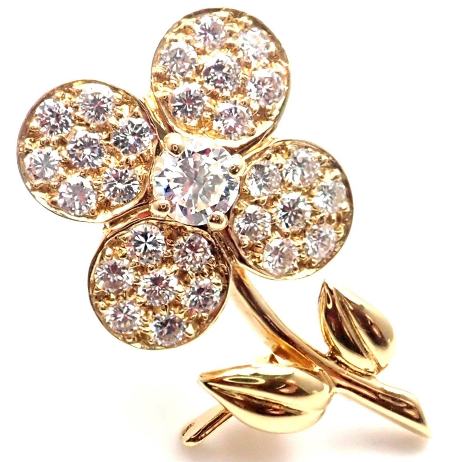Van Cleef & Arpels Diamond Flower Yellow Gold Pin Brooch For Sale 3