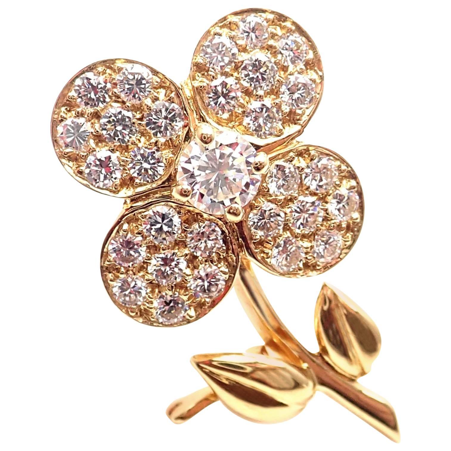 Van Cleef & Arpels Diamond Flower Yellow Gold Pin Brooch For Sale