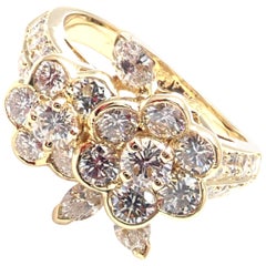 Van Cleef 
Arpels Diamond Flower Yellow Gold Ring